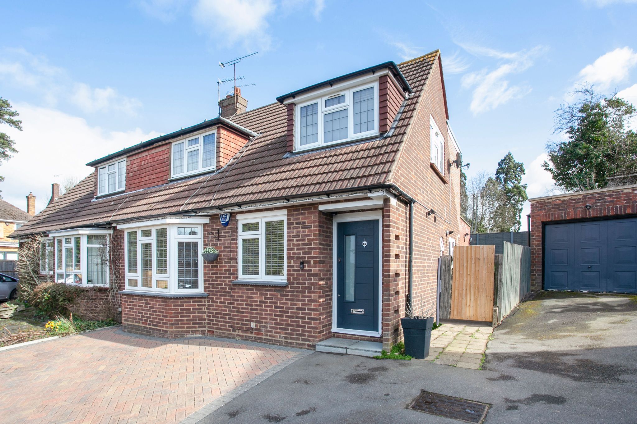 3 bedroom semi-detached house SSTC in Potters Bar - Photograph 31