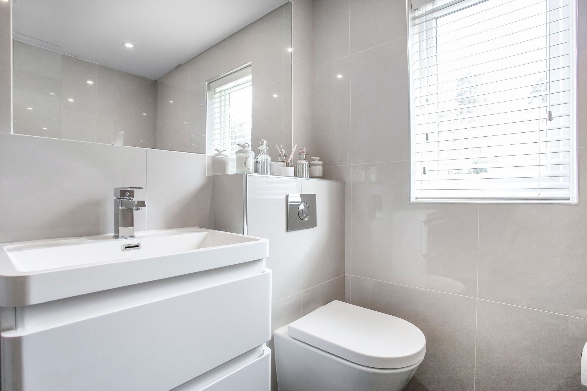3 bedroom semi-detached house SSTC in Potters Bar - Photograph 19