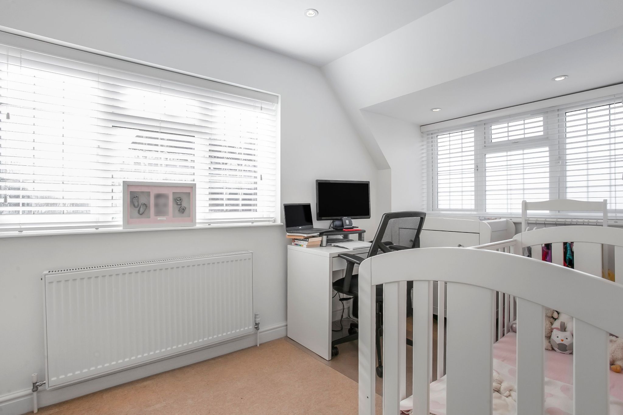 3 bedroom semi-detached house SSTC in Potters Bar - Photograph 24