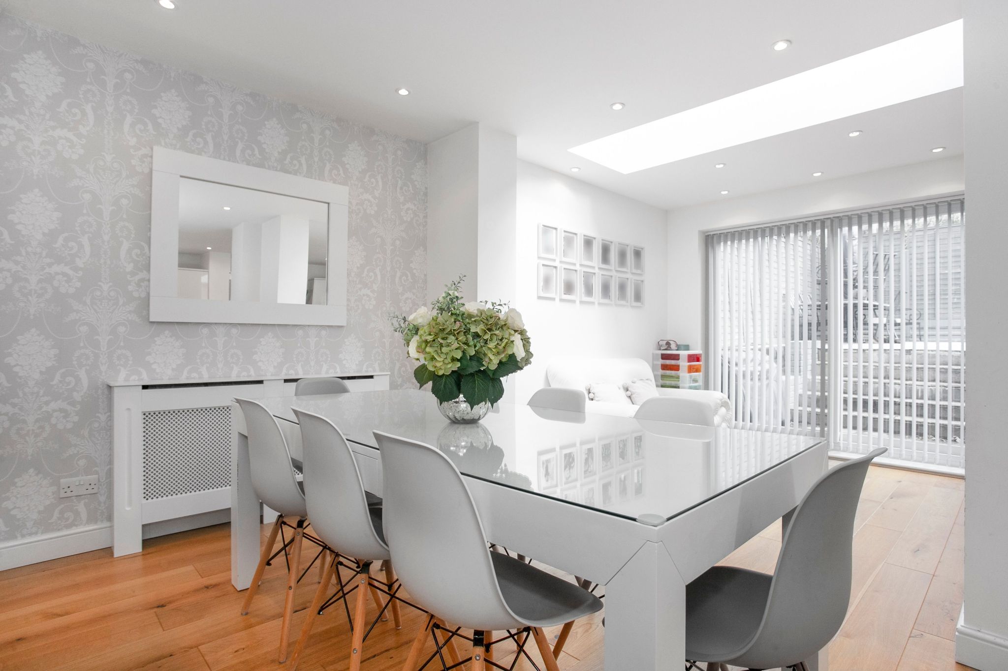 3 bedroom semi-detached house SSTC in Potters Bar - Photograph 7