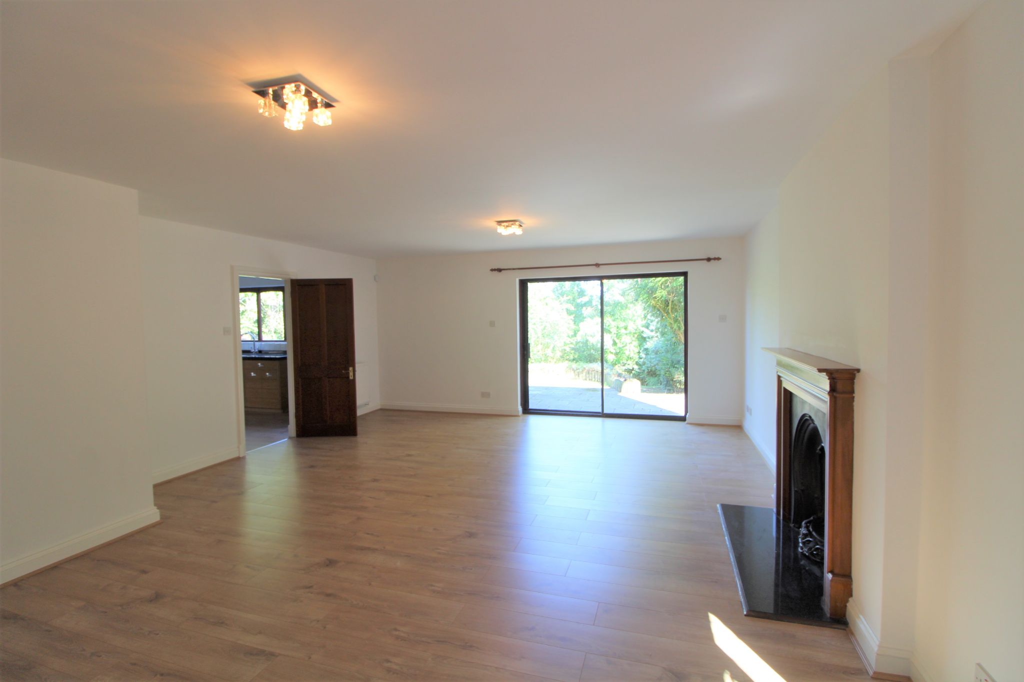 4 bedroom detached house SSTC in Cuffley - Photograph 6