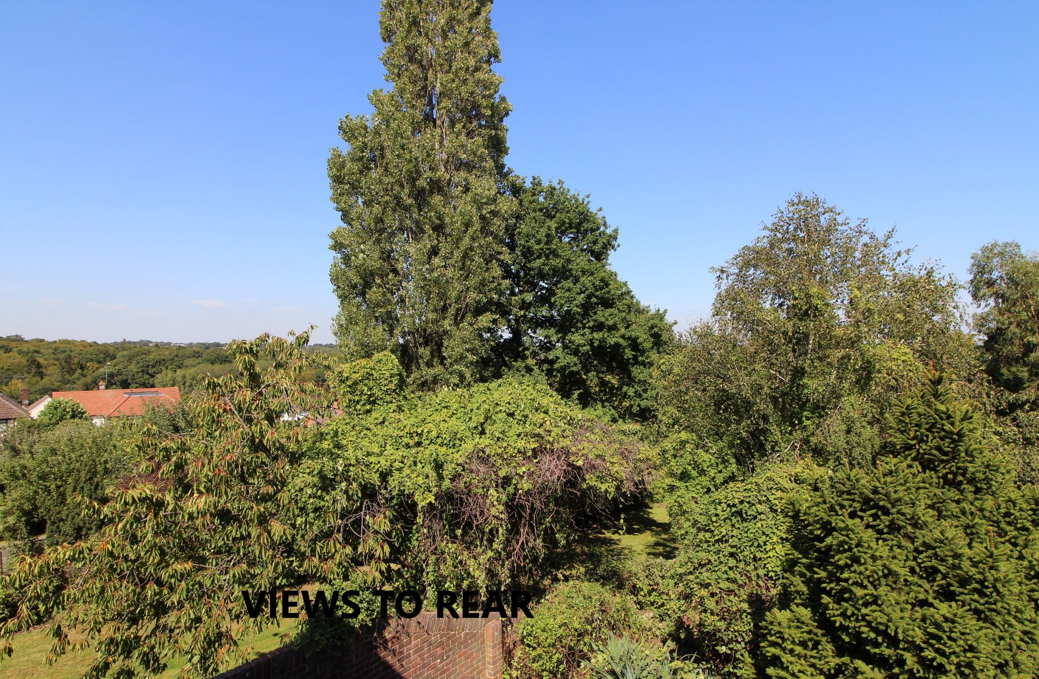 4 bedroom detached house SSTC in Cuffley - Photograph 13