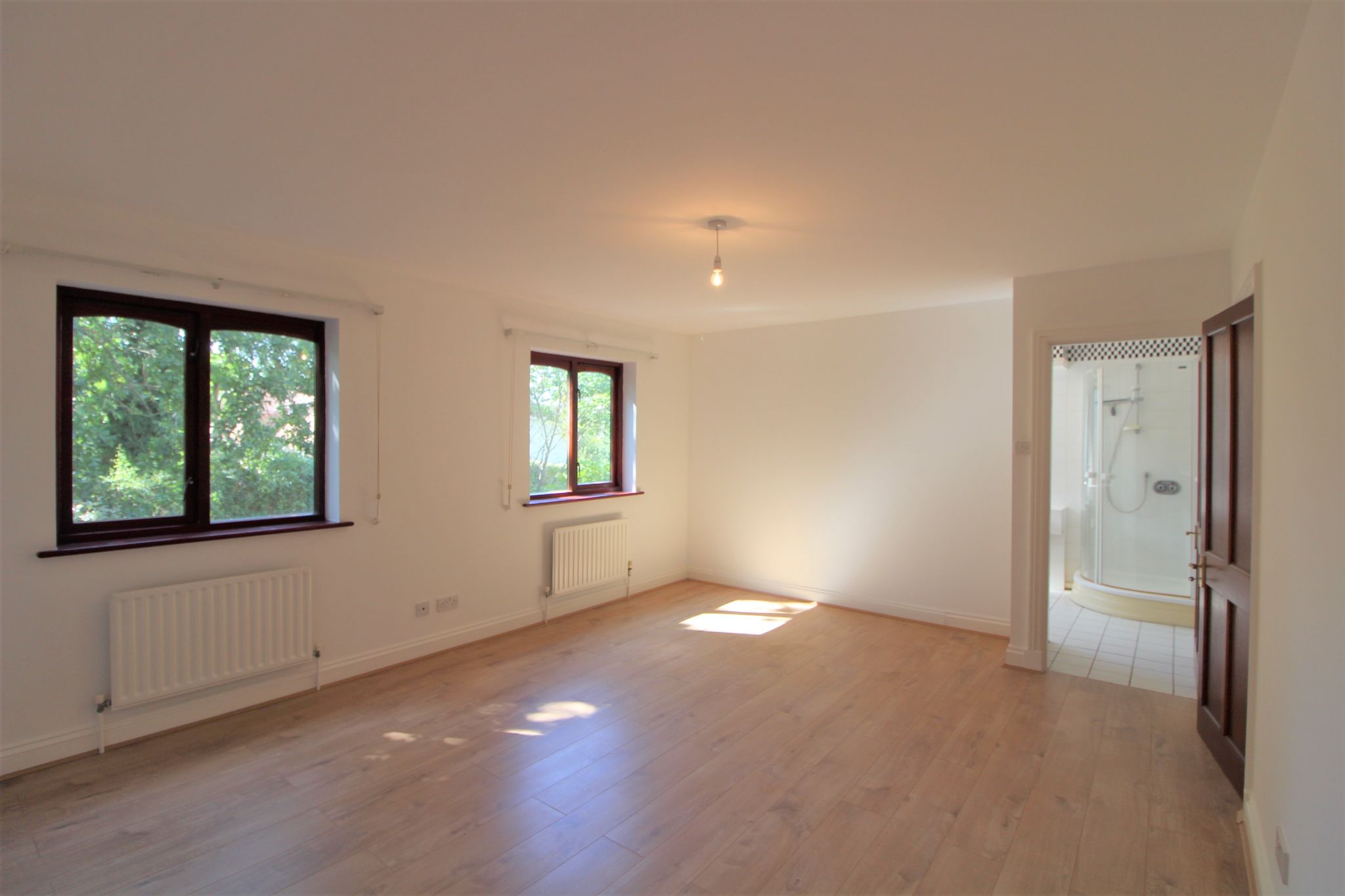 4 bedroom detached house SSTC in Cuffley - Photograph 8