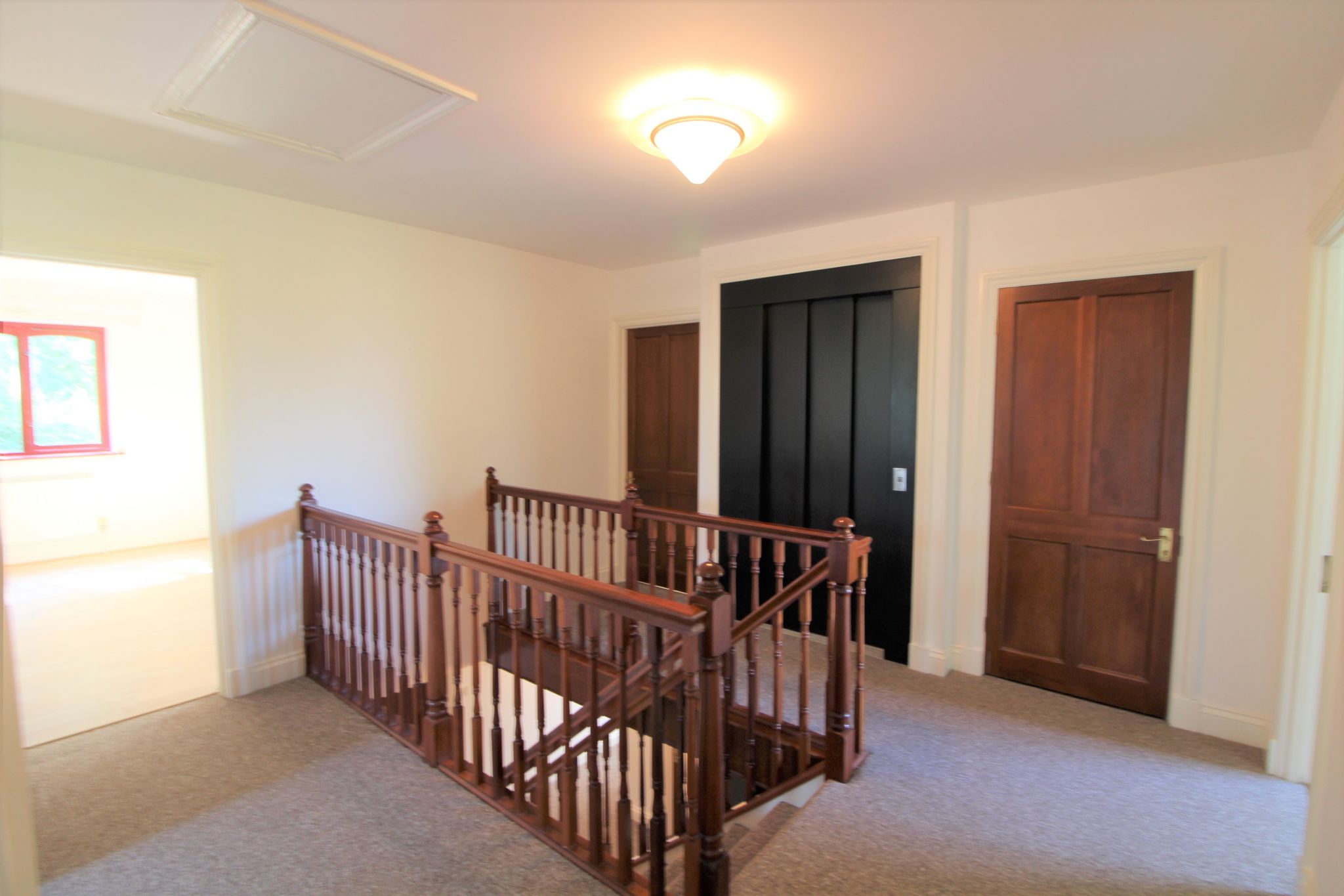 4 bedroom detached house SSTC in Cuffley - Photograph 4