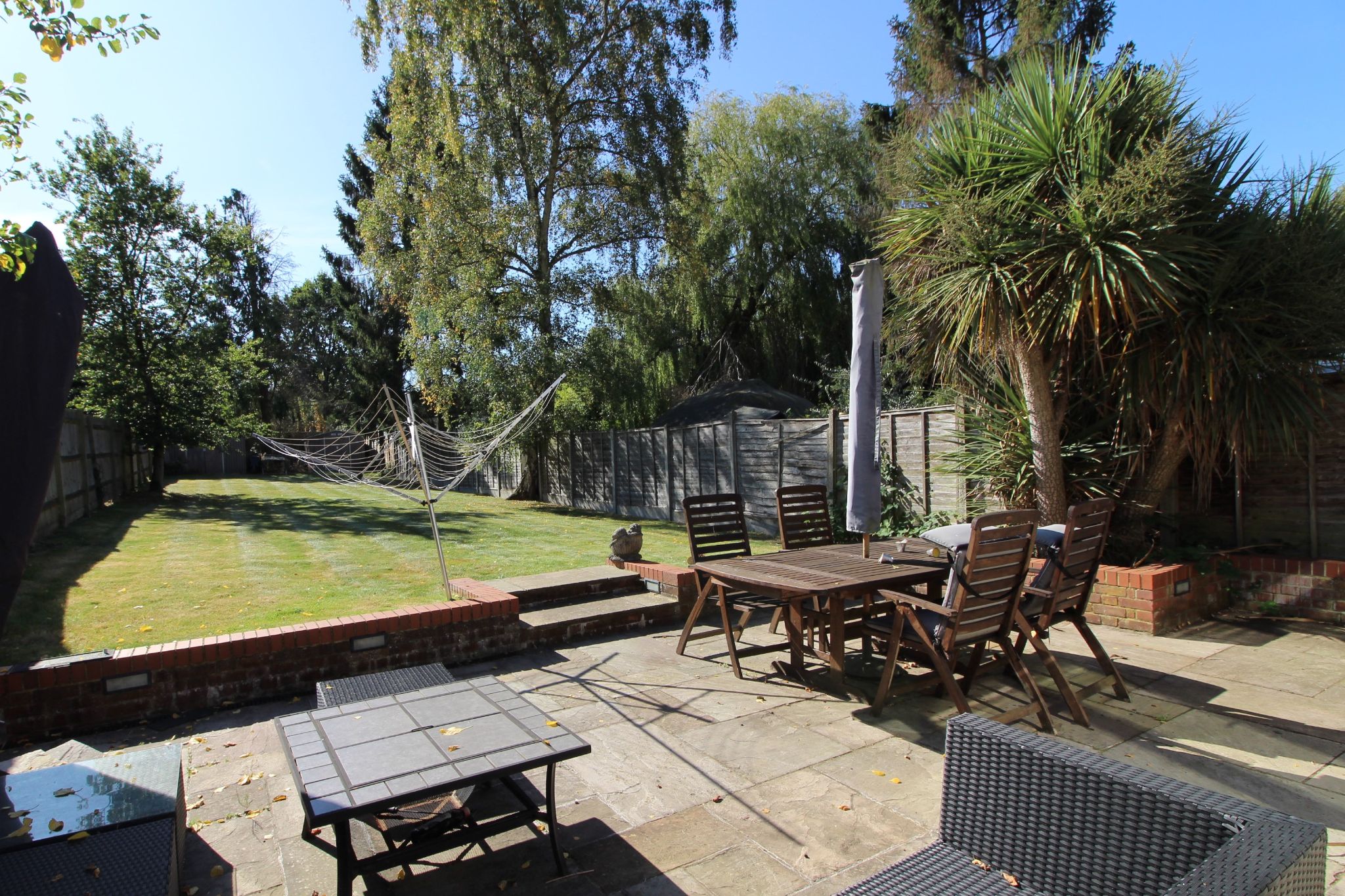 4 bedroom semi-detached house SSTC in Potters Bar - Photograph 16