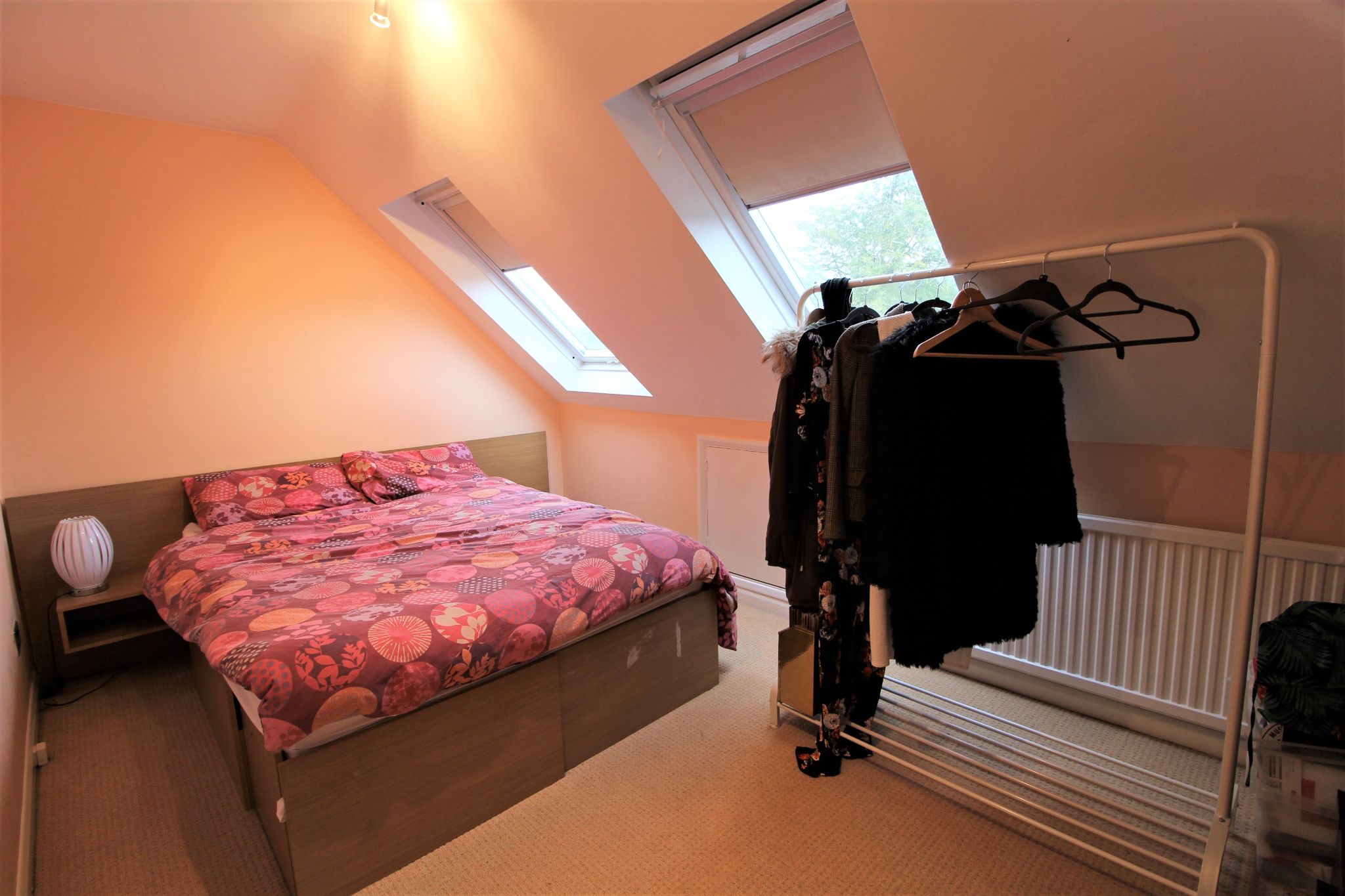 4 bedroom semi-detached house For Sale in Potters Bar - Photograph 16