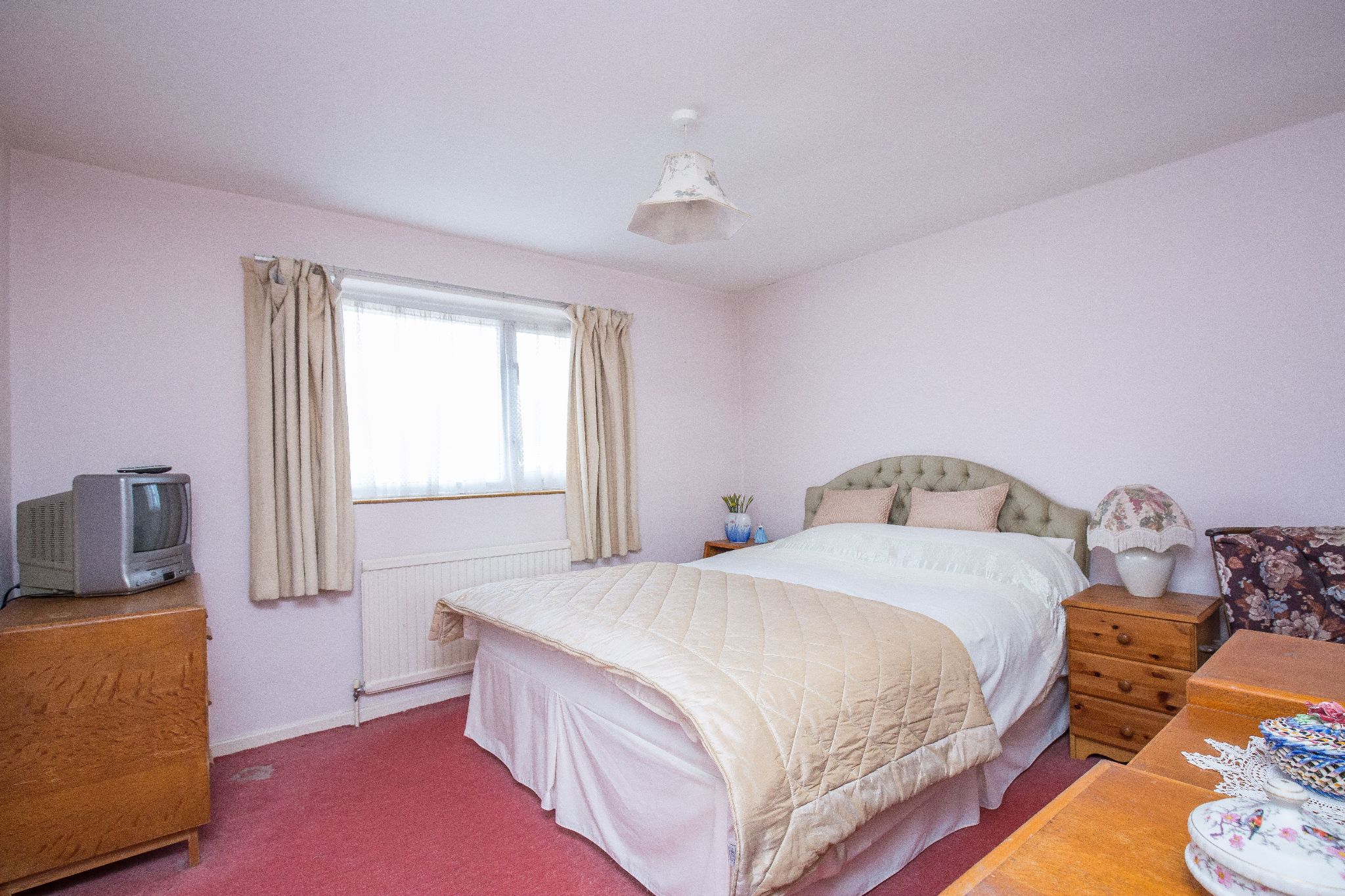 3 bedroom mid terraced house SSTC in Welham Green - Photograph 10