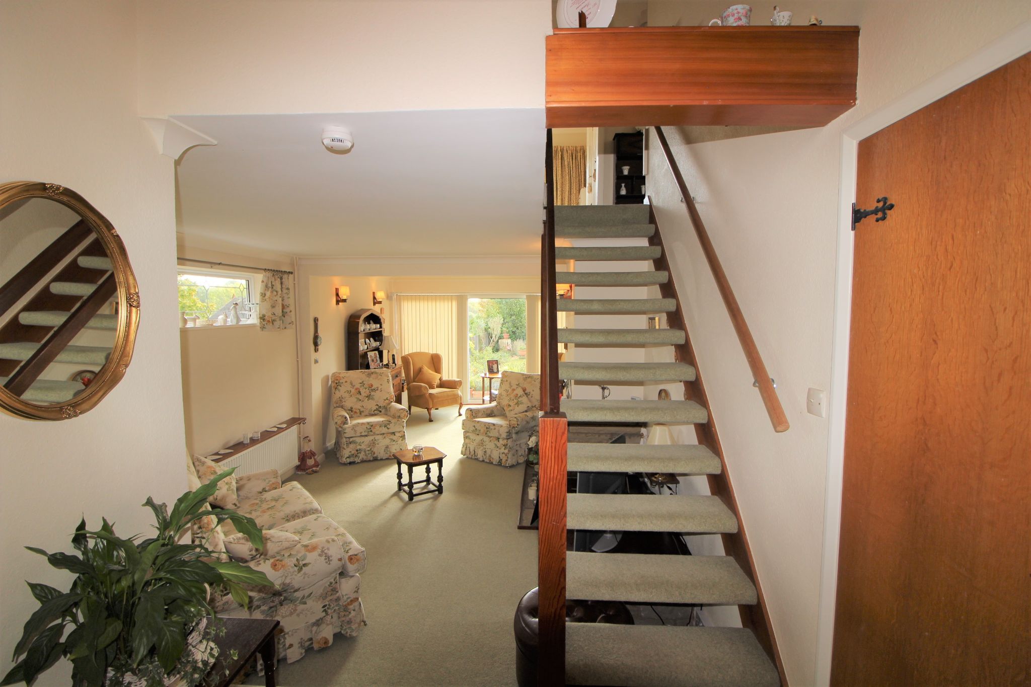 3 bedroom link detached house Sale Agreed in Stevenage - Photograph 2