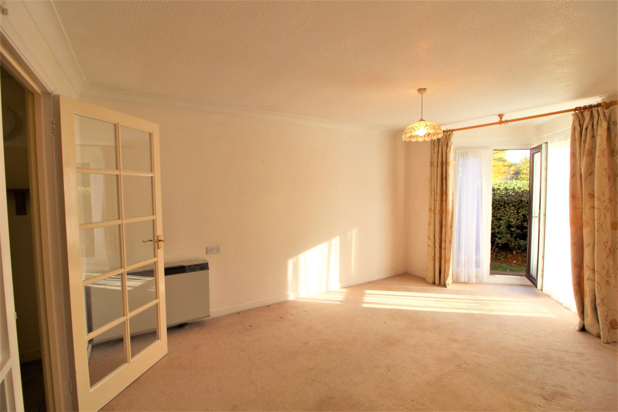2 bedroom ground floor flat/apartment For Sale in Welwyn Garden City - Photograph 3