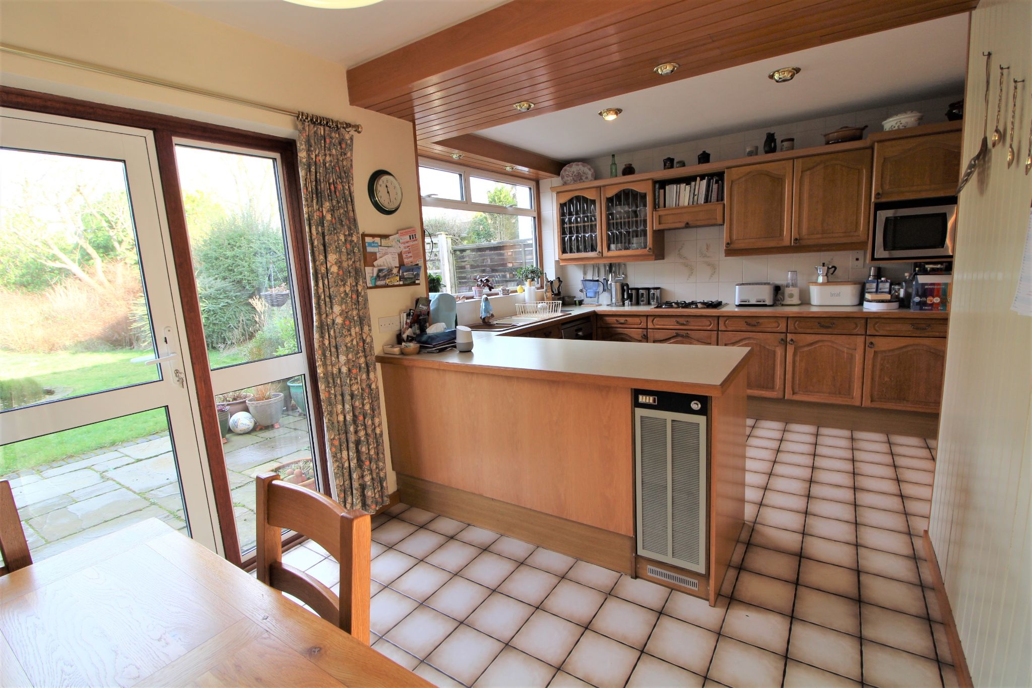 3 bedroom semi-detached house SSTC in Brookmans Park - Photograph 5