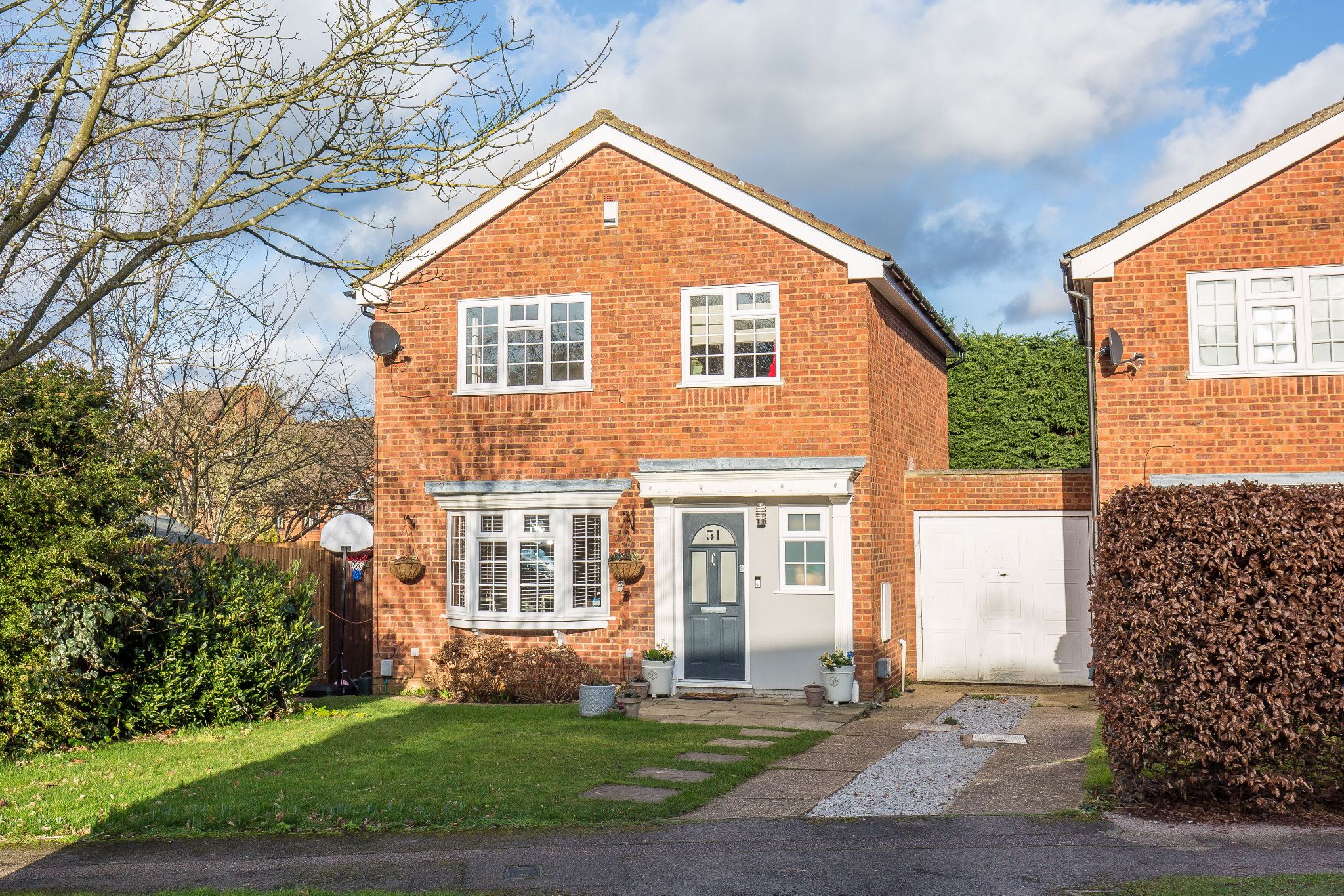 4 bedroom detached house Sale Agreed in Welwyn Garden City - Photograph 1
