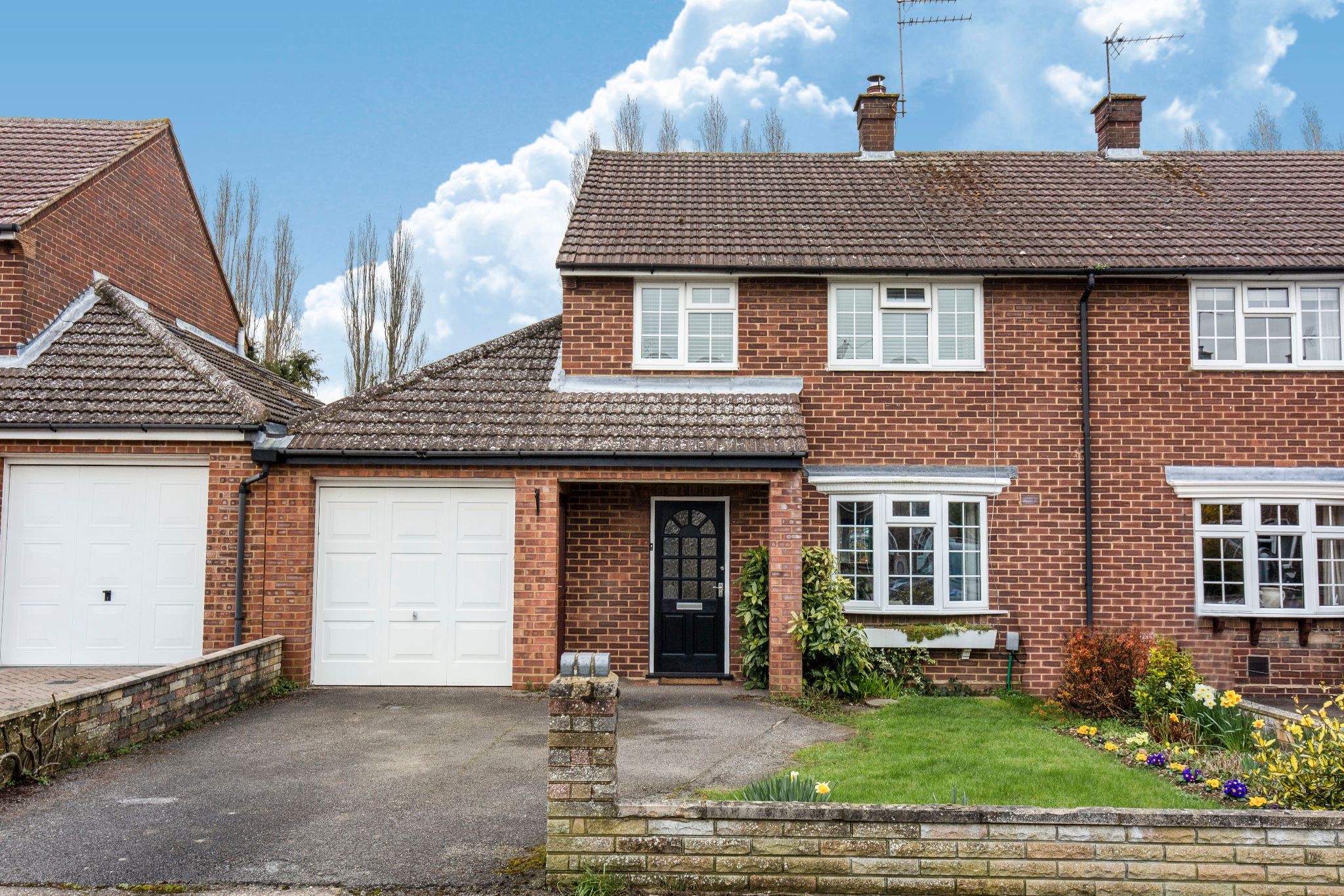 4 bedroom semi-detached house SSTC in Welham Green - Photograph 1