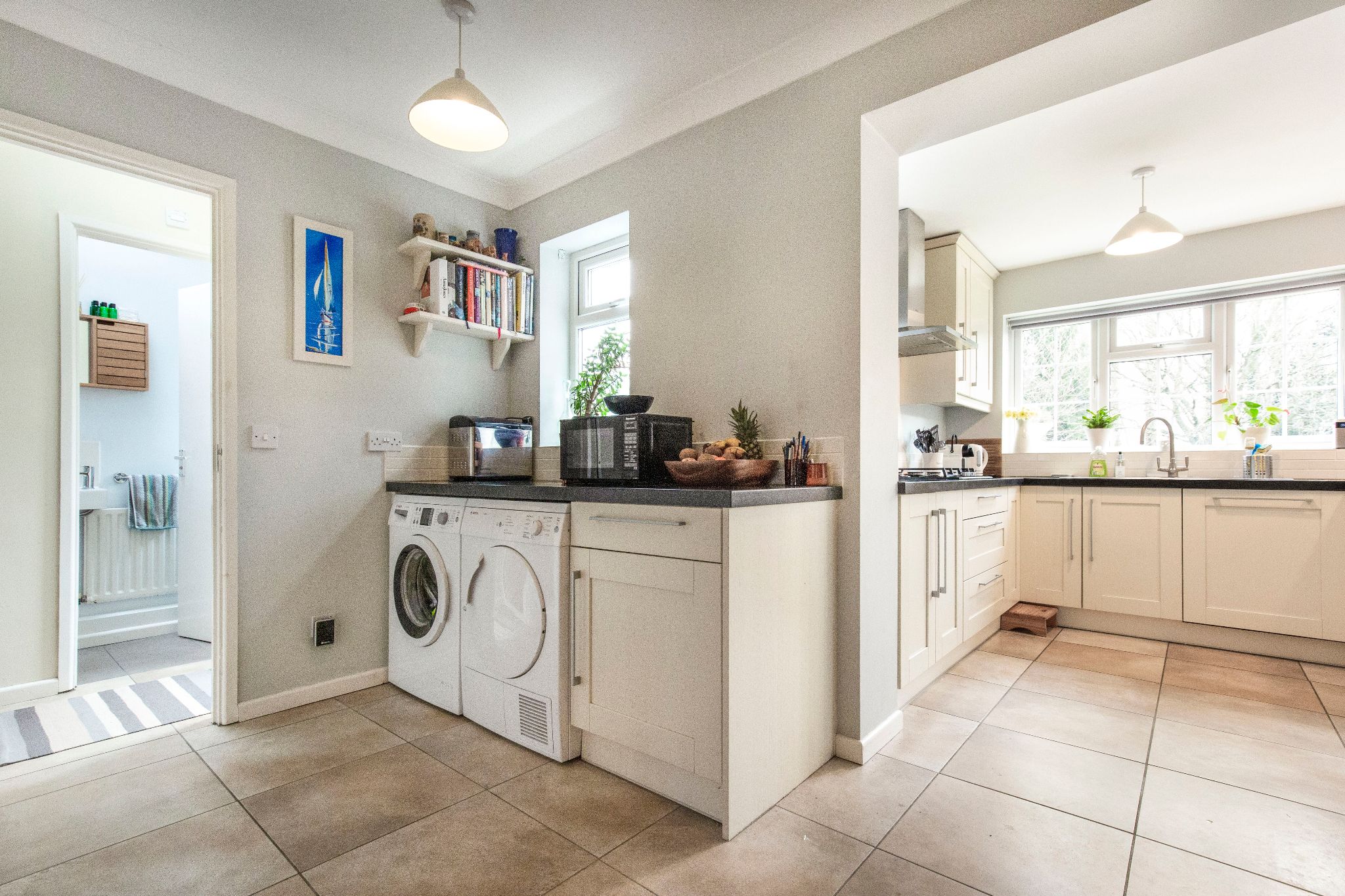 4 bedroom semi-detached house SSTC in Welham Green - Photograph 9