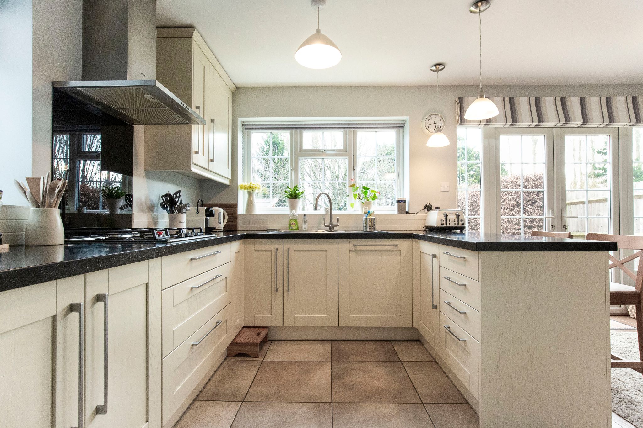 4 bedroom semi-detached house SSTC in Welham Green - Photograph 2