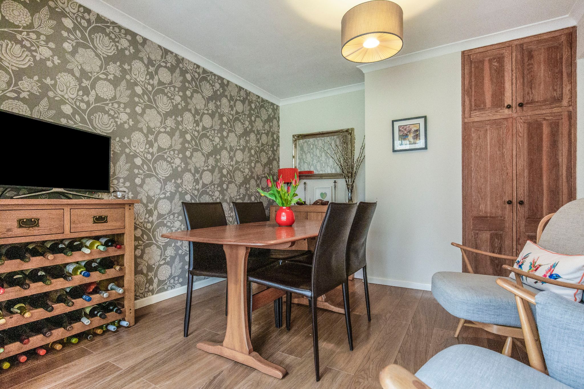 4 bedroom semi-detached house SSTC in Welham Green - Photograph 8