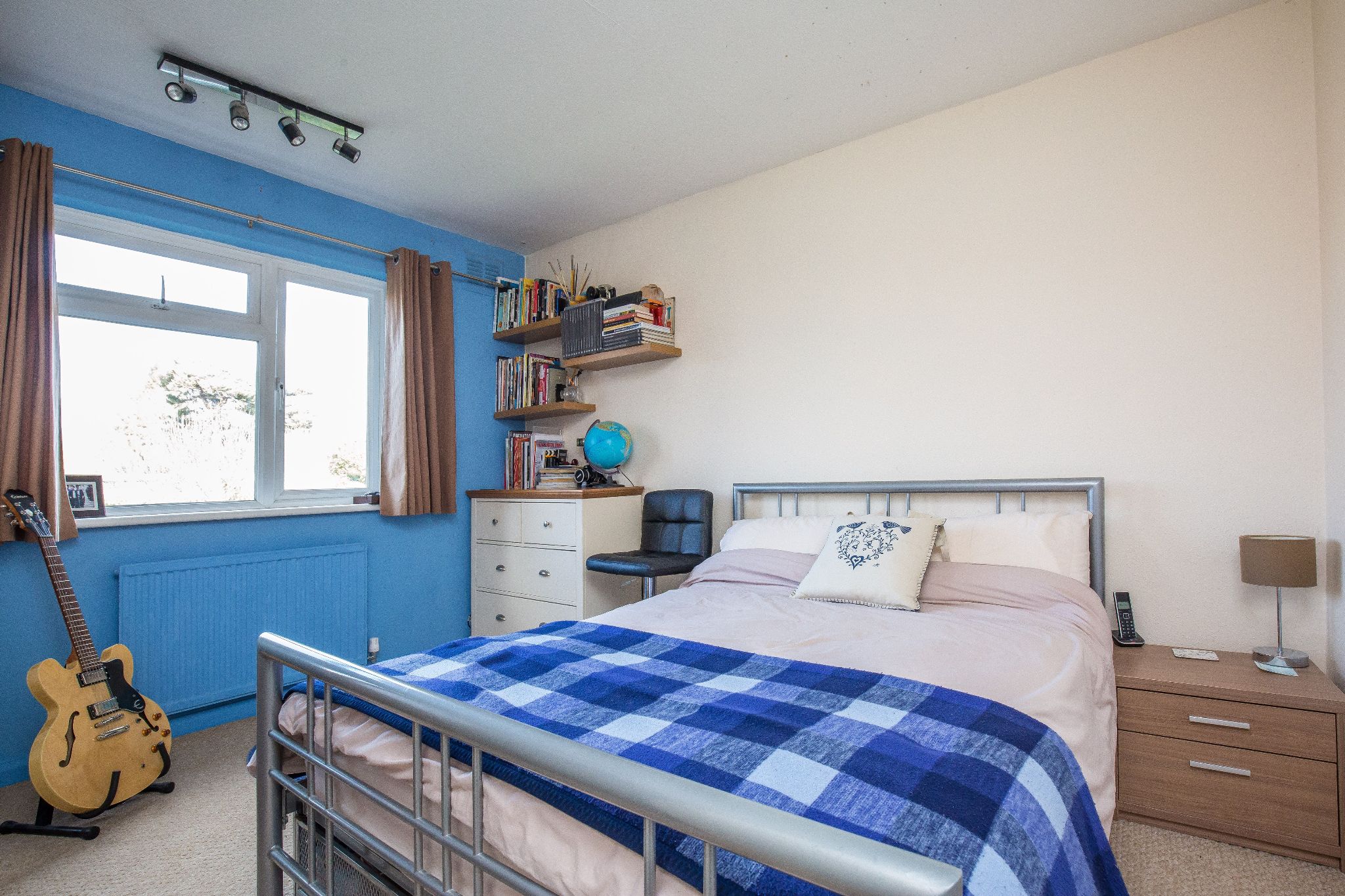 3 bedroom semi-detached house SSTC in Hatfield - Photograph 7