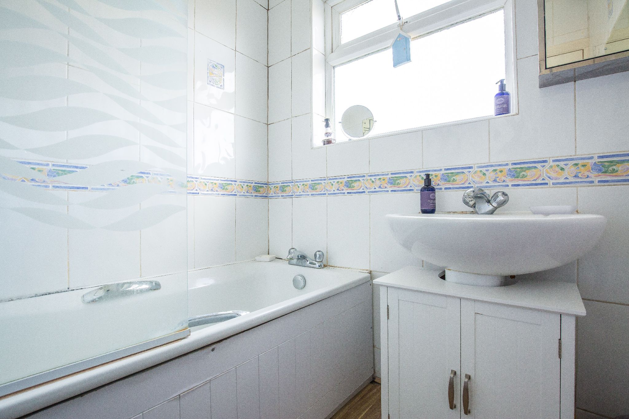3 bedroom semi-detached house SSTC in Hatfield - Photograph 10