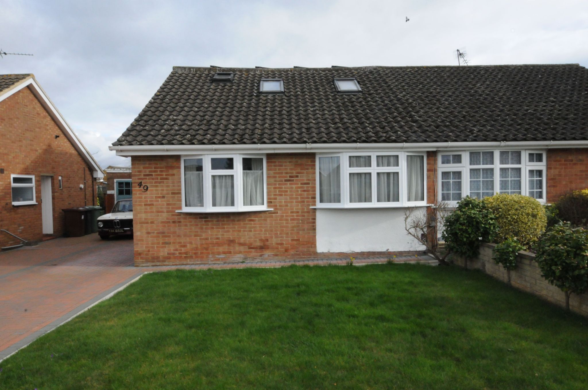 4 bedroom semi-detached bungalow SSTC in Potters Bar - Photograph 1
