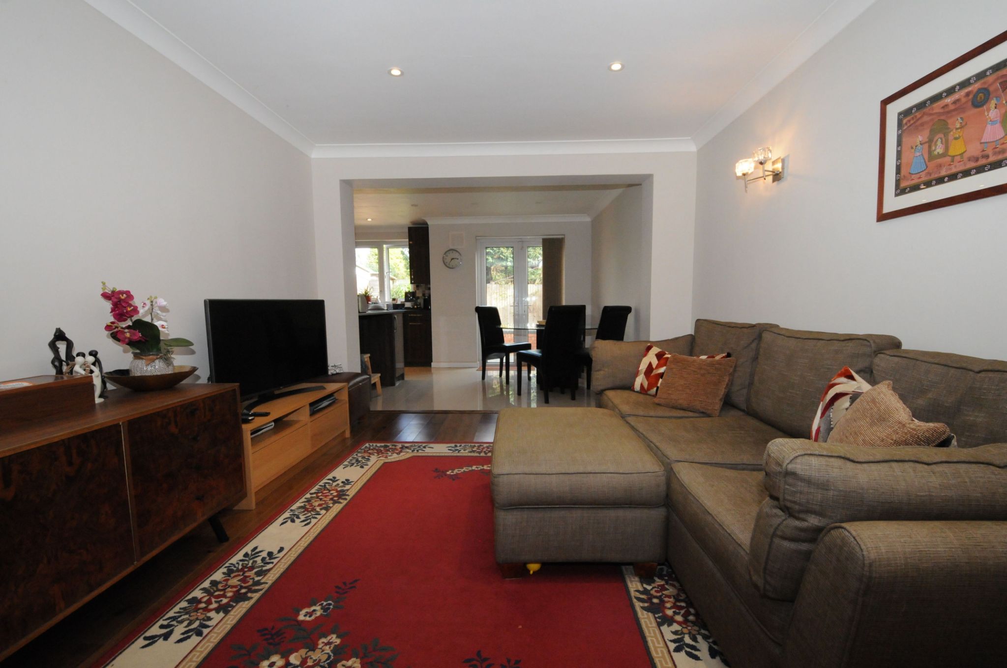 4 bedroom semi-detached bungalow SSTC in Potters Bar - Photograph 2