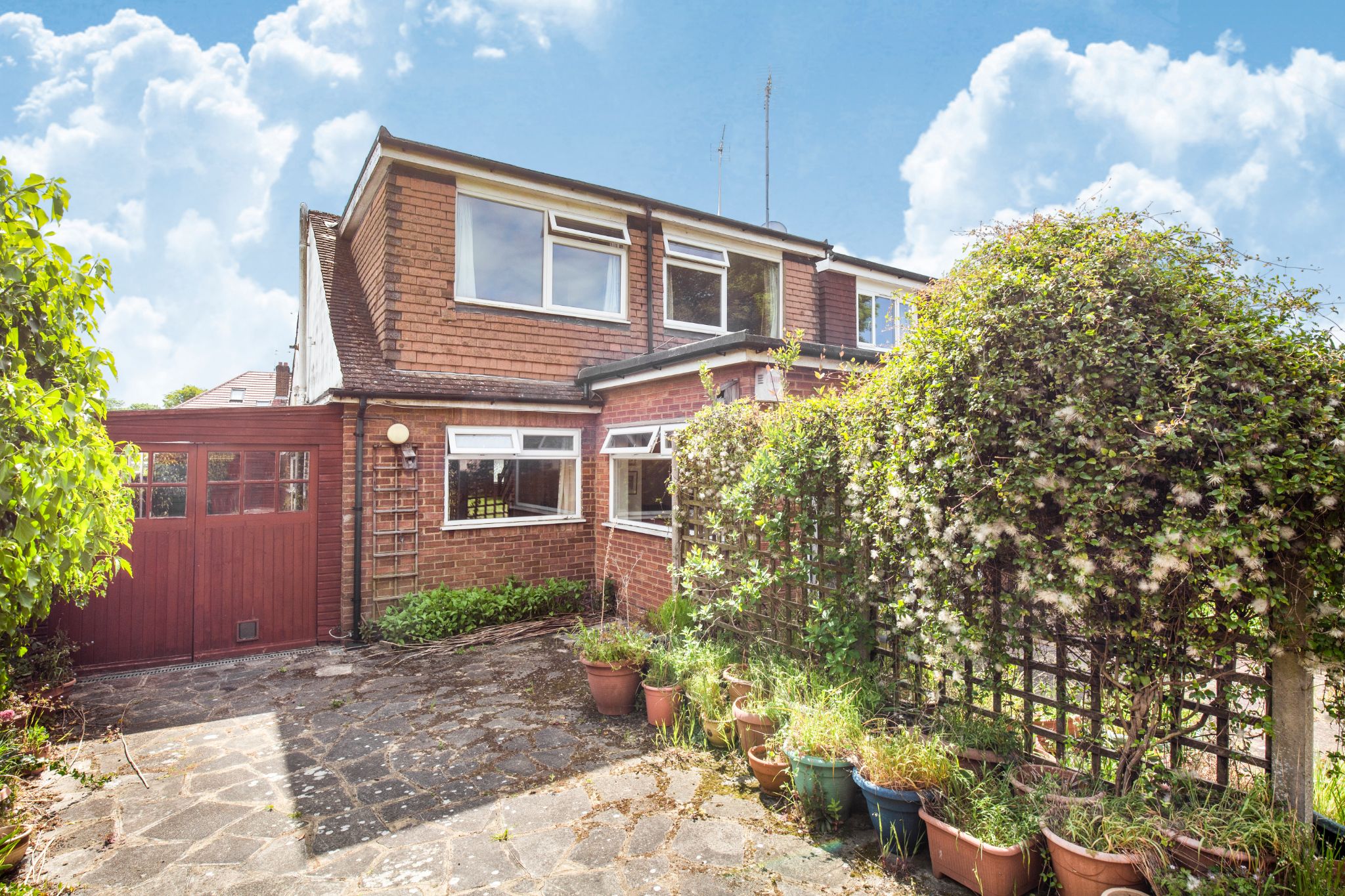 4 bedroom semi-detached bungalow SSTC in Potters Bar - Photograph 16