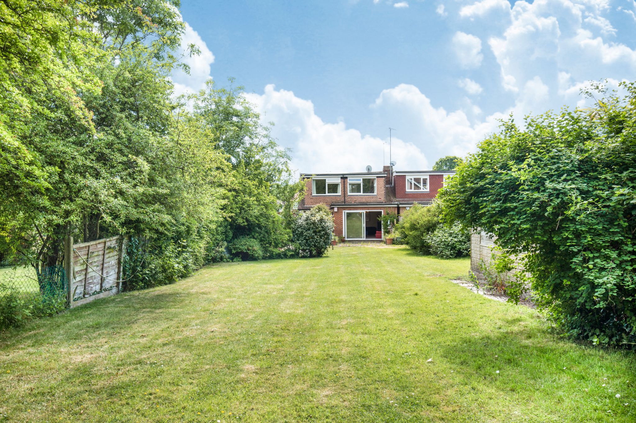 4 bedroom semi-detached bungalow SSTC in Potters Bar - Photograph 13