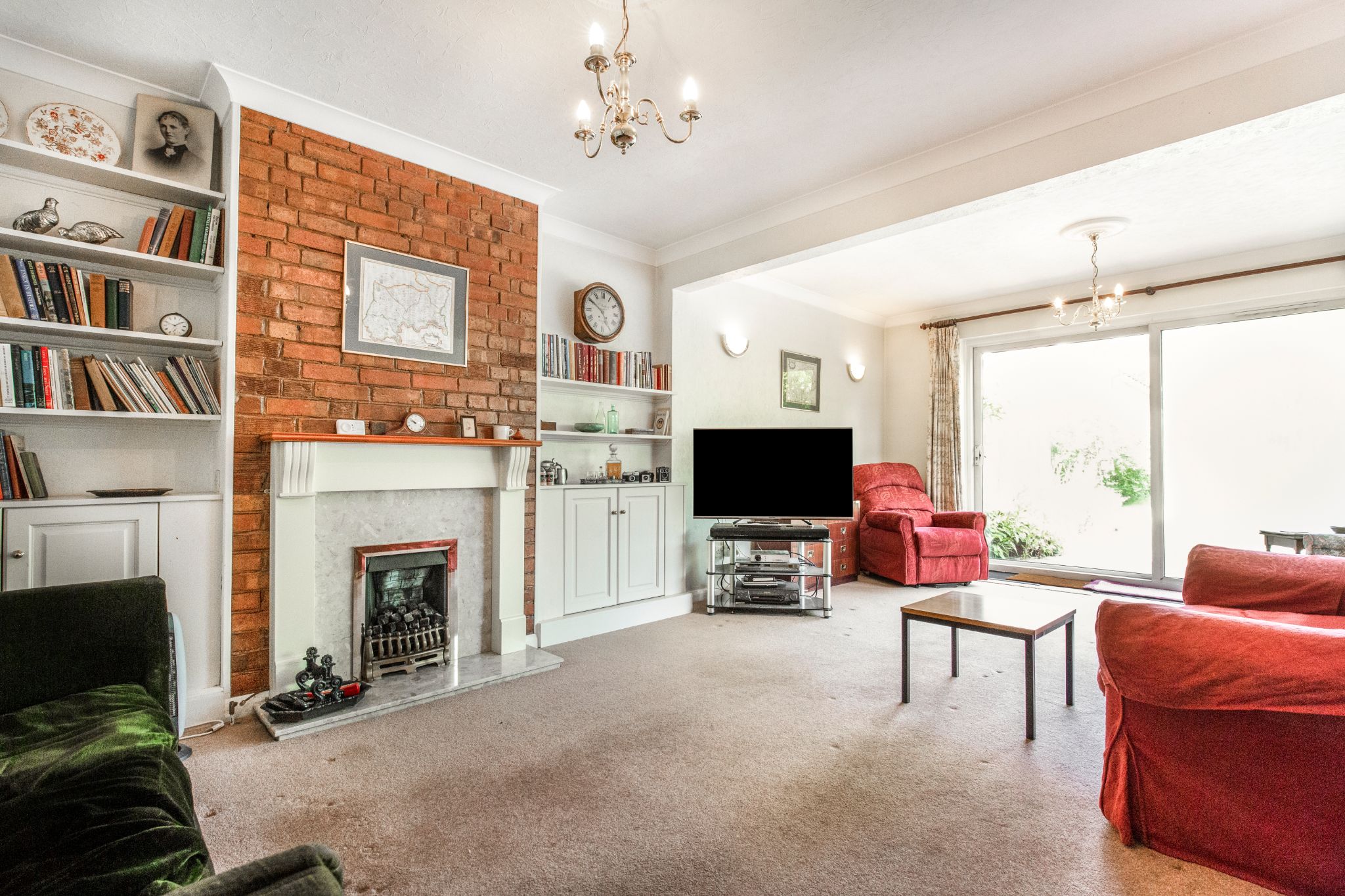 4 bedroom semi-detached bungalow SSTC in Potters Bar - Photograph 1