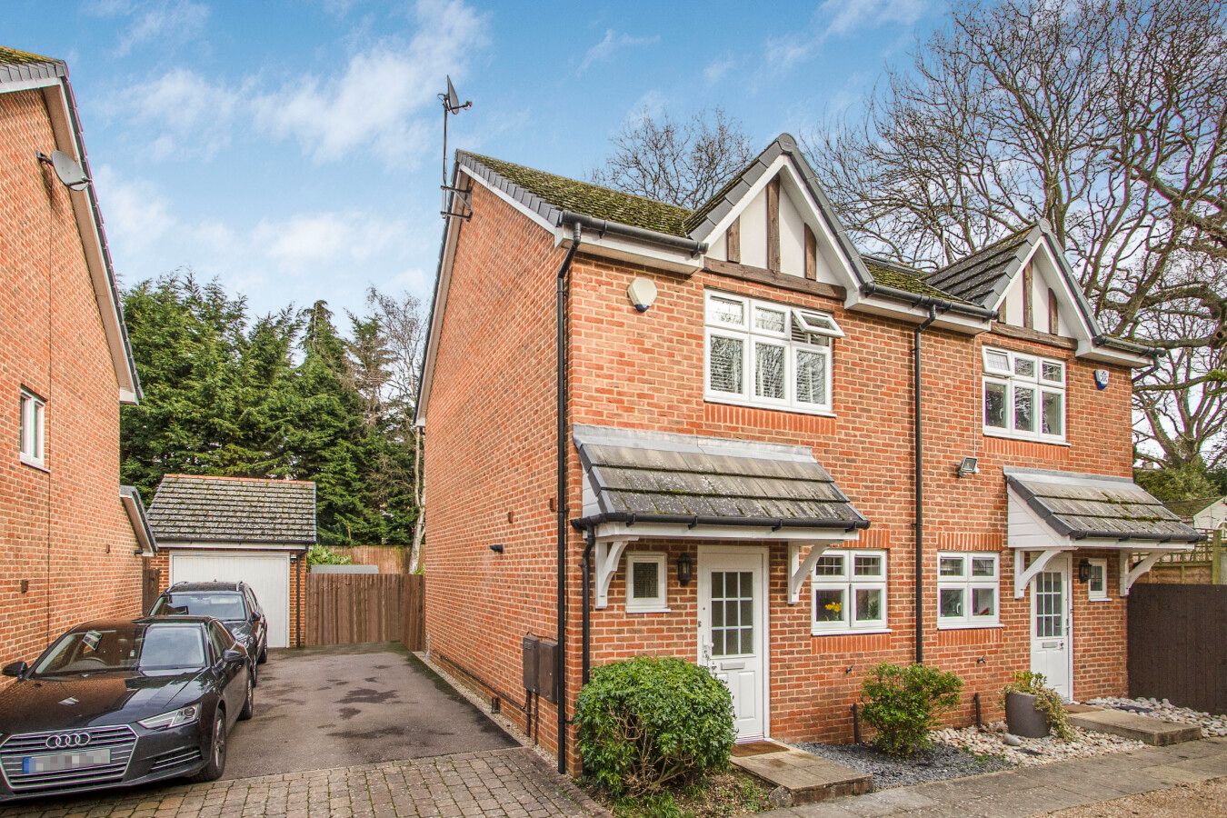 2 bedroom semi-detached house For Sale in Potters Bar - Photograph 20