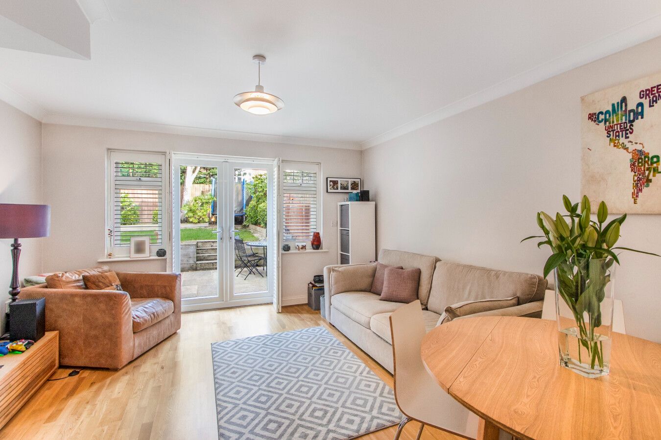 2 bedroom semi-detached house For Sale in Potters Bar - Photograph 4