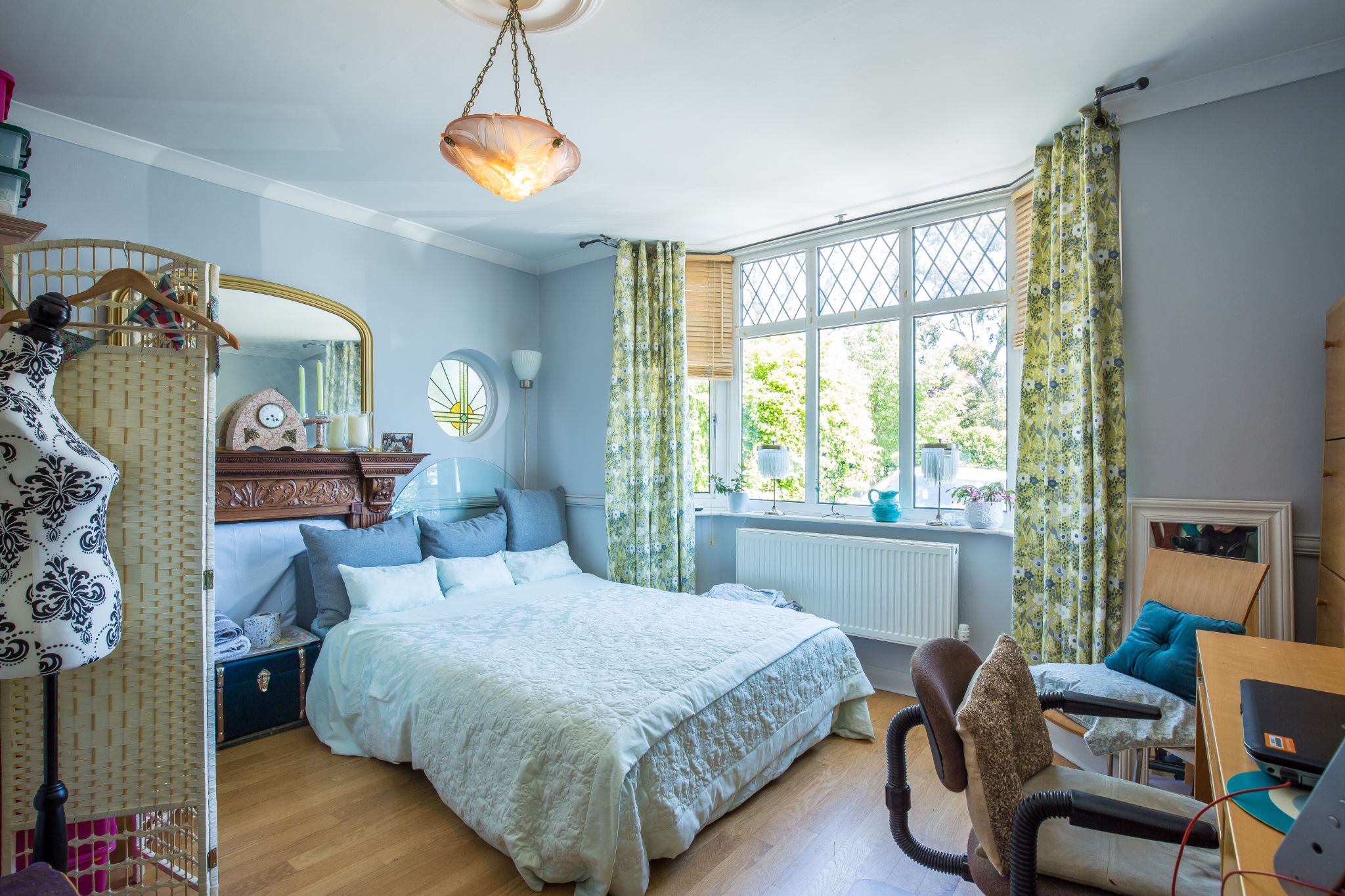 4 bedroom detached house For Sale in Brookmans Park - Photograph 15