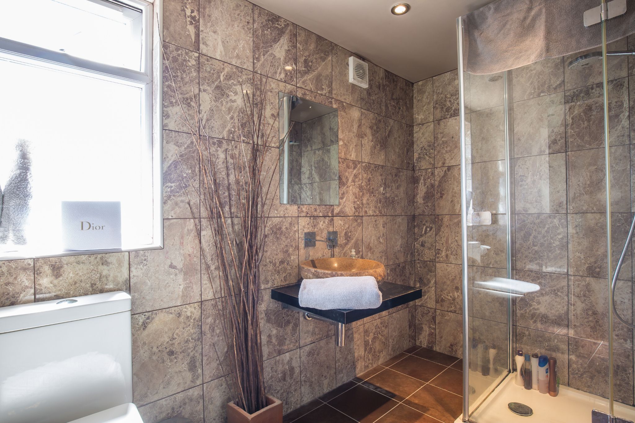 4 bedroom detached house For Sale in Brookmans Park - Photograph 20