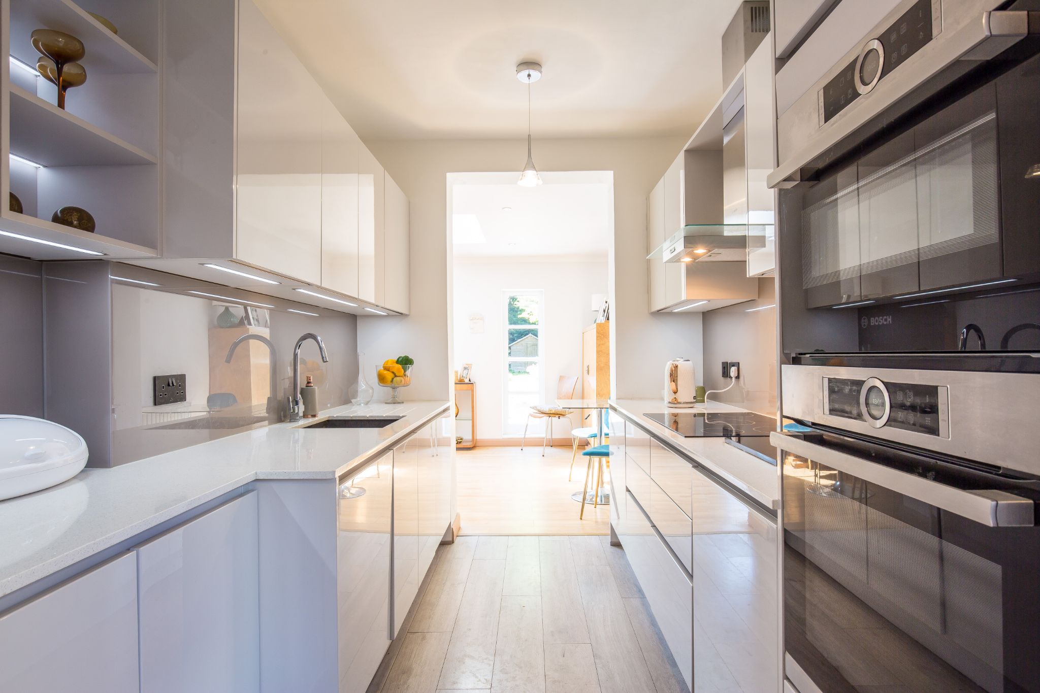 4 bedroom detached house For Sale in Brookmans Park - Photograph 12