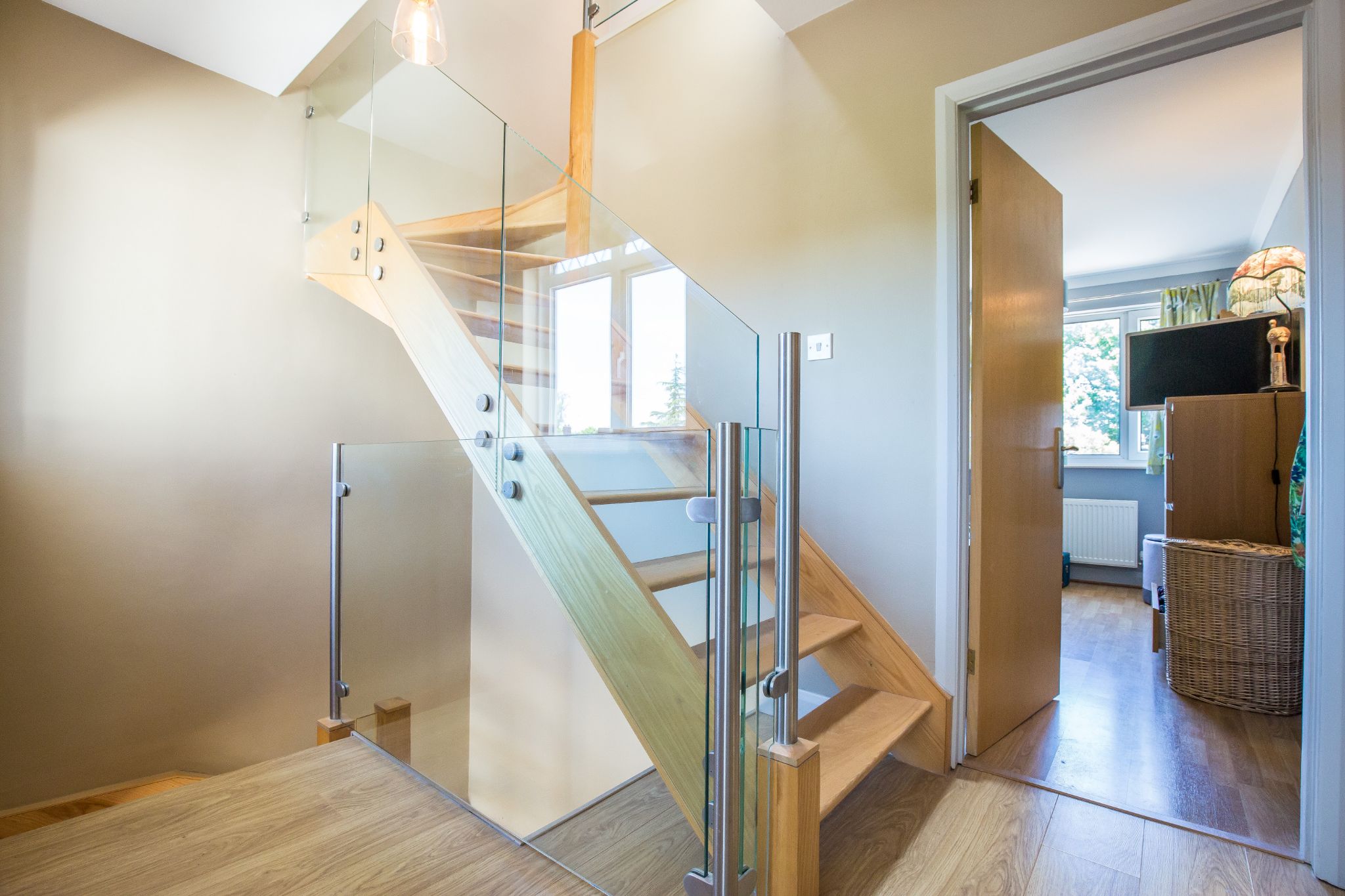 4 bedroom detached house For Sale in Brookmans Park - Photograph 10