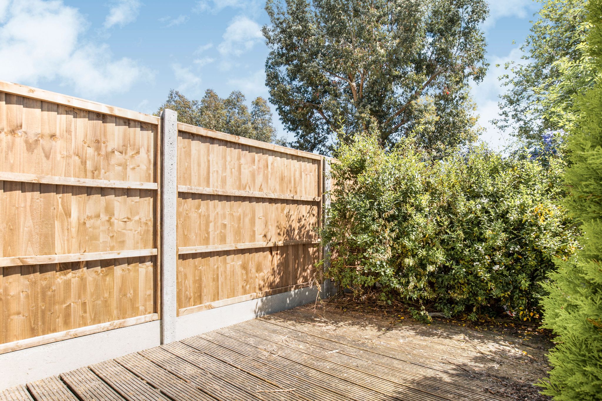 3 bedroom semi-detached house SSTC in Potters Bar - Photograph 3