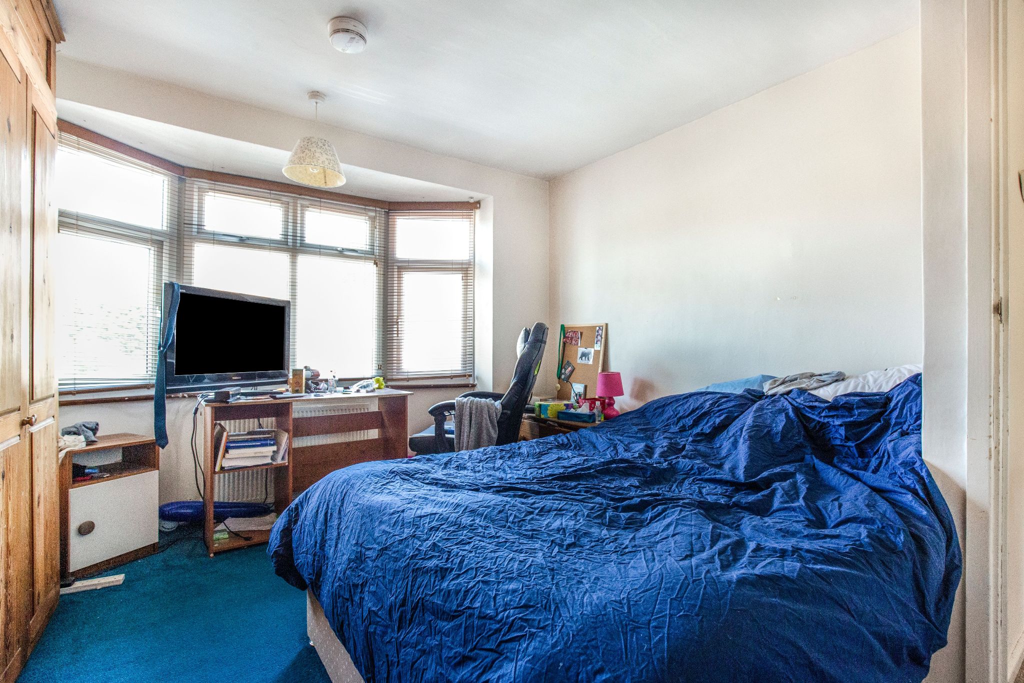 3 bedroom semi-detached house SSTC in Potters Bar - Photograph 9
