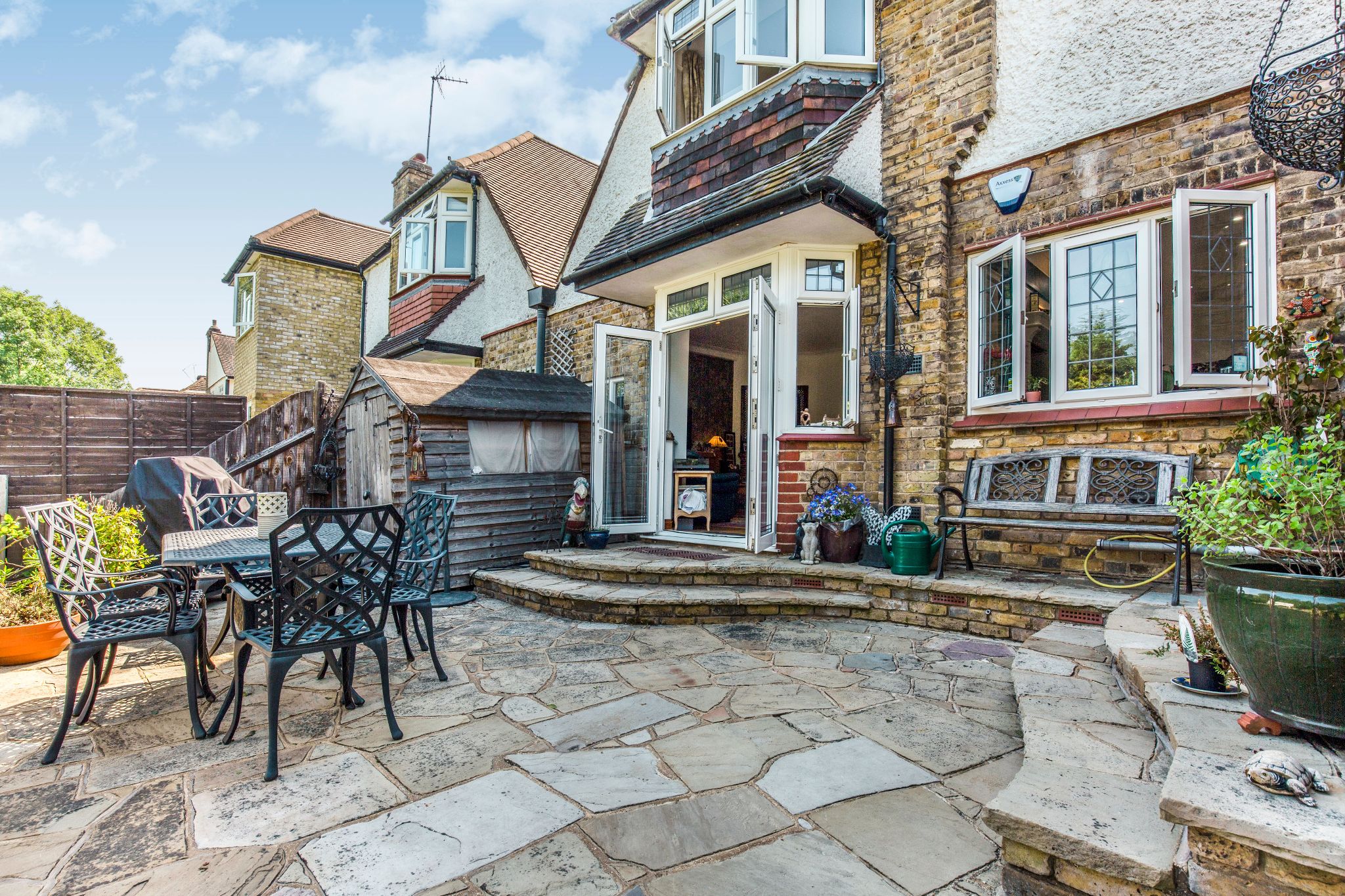 4 bedroom semi-detached house SSTC in Southgate - Photograph 5