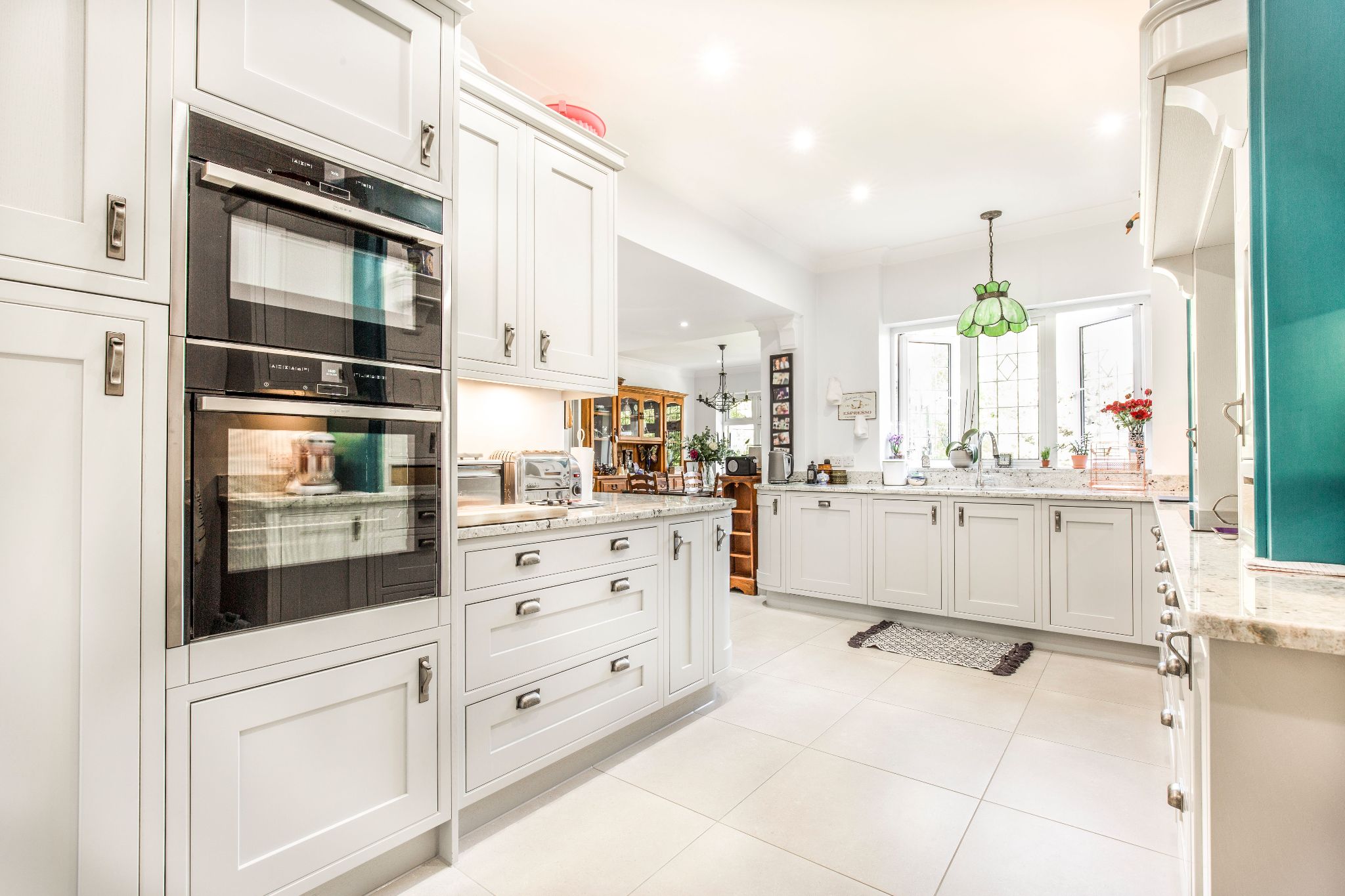 4 bedroom semi-detached house For Sale in Southgate - Photograph 8