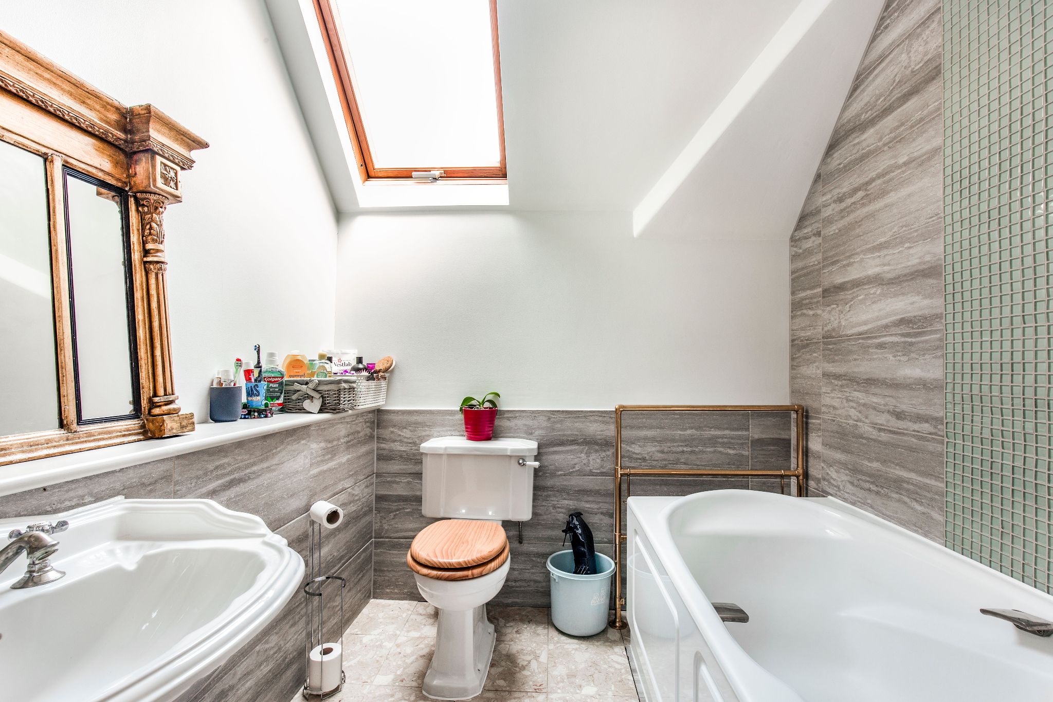 4 bedroom semi-detached house SSTC in Southgate - Photograph 14