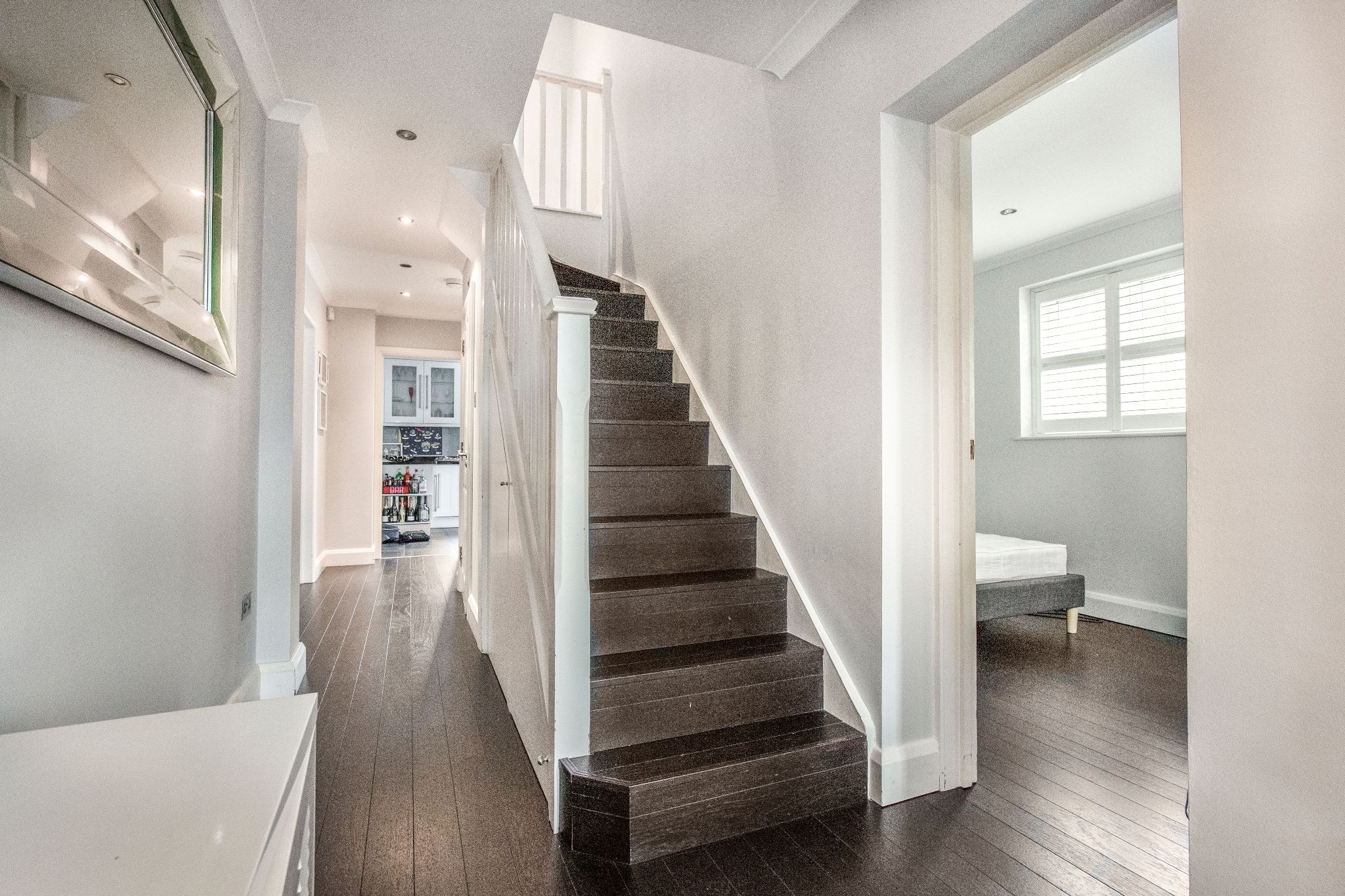 3 bedroom semi-detached house For Sale in Potters Bar - Photograph 10
