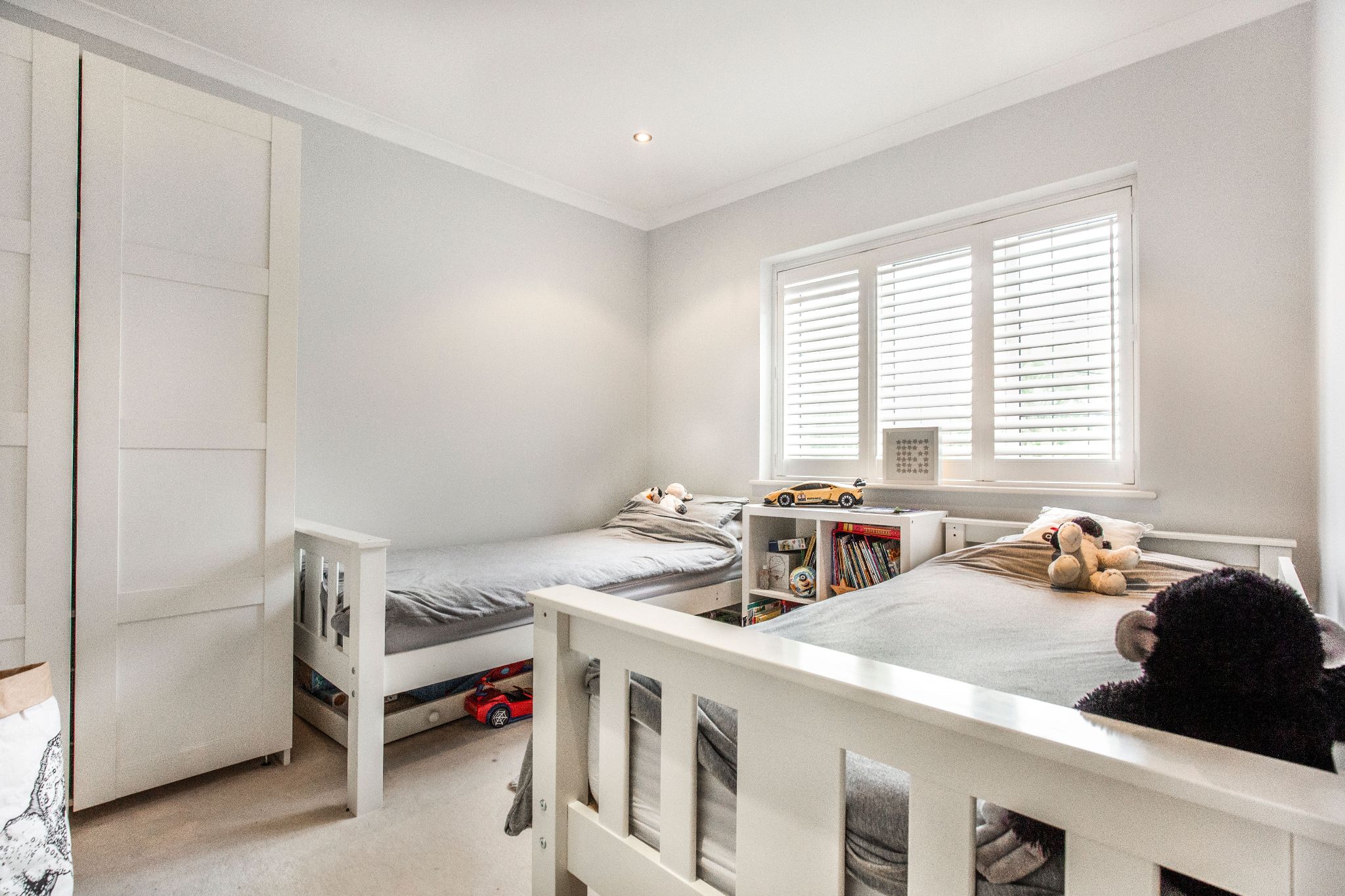 3 bedroom semi-detached house For Sale in Potters Bar - Photograph 18