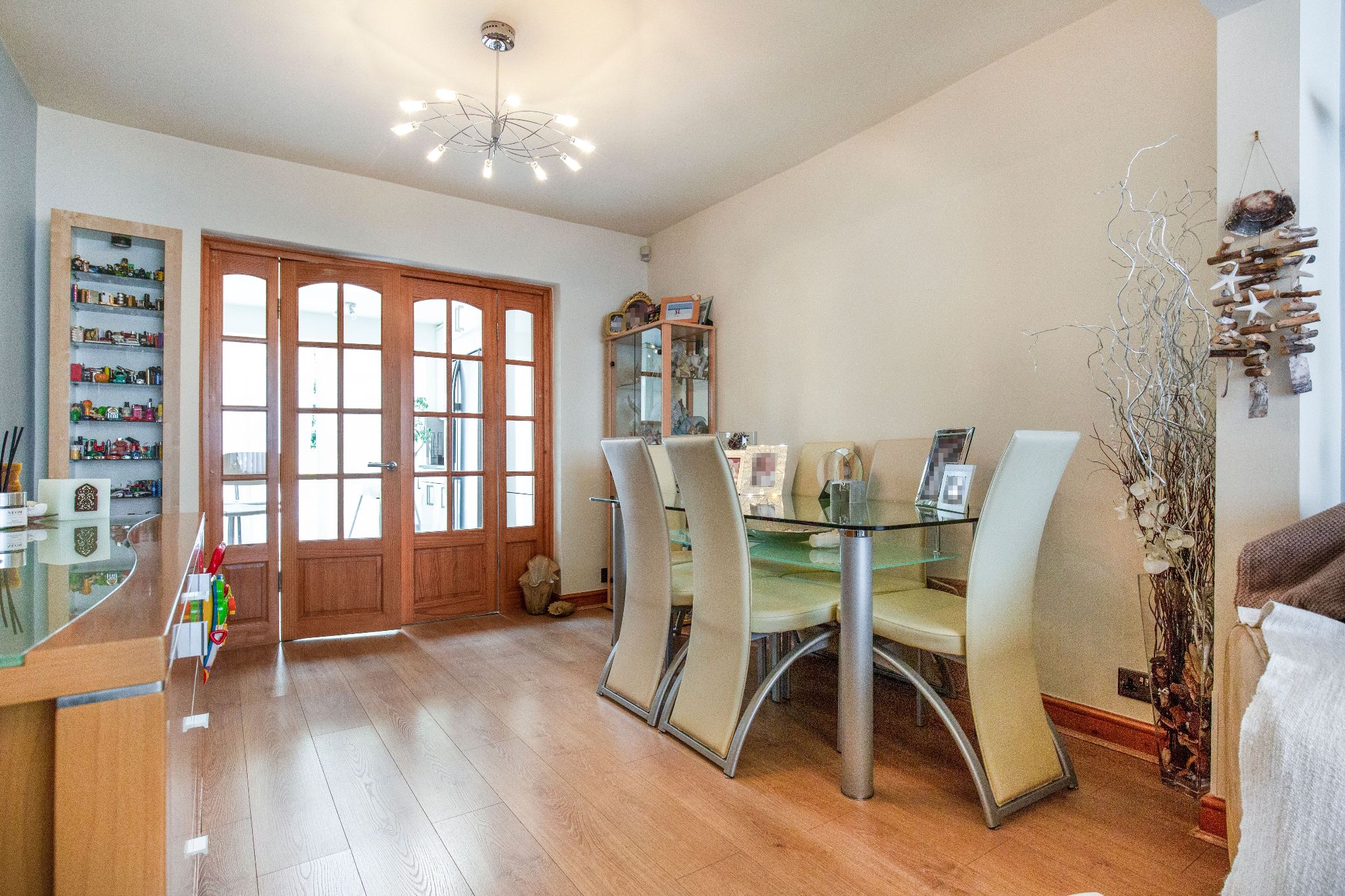 3 bedroom semi-detached house SSTC in Potters Bar - Photograph 8