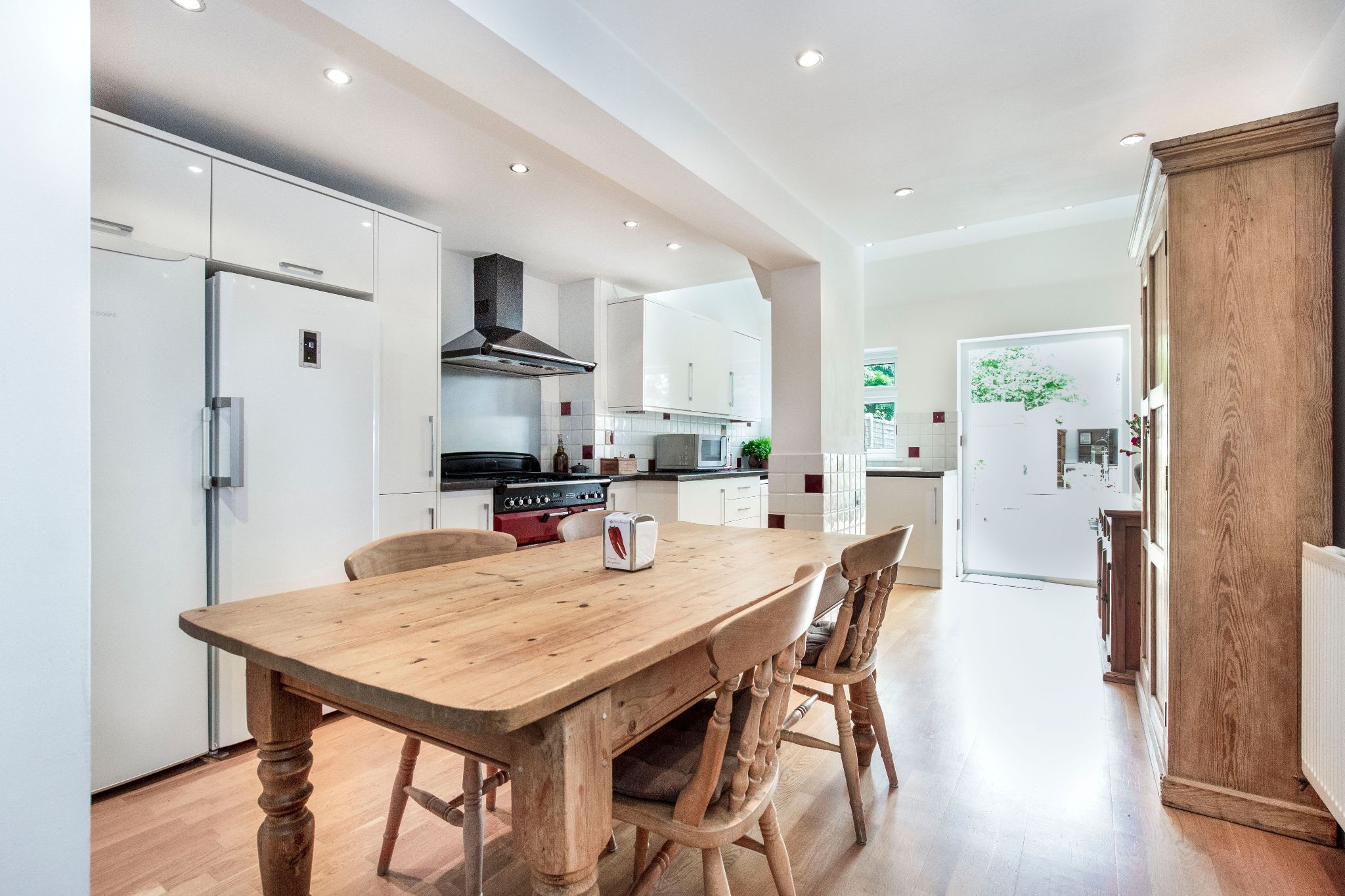 2 bedroom end terraced house SSTC in Potters Bar - Photograph 5