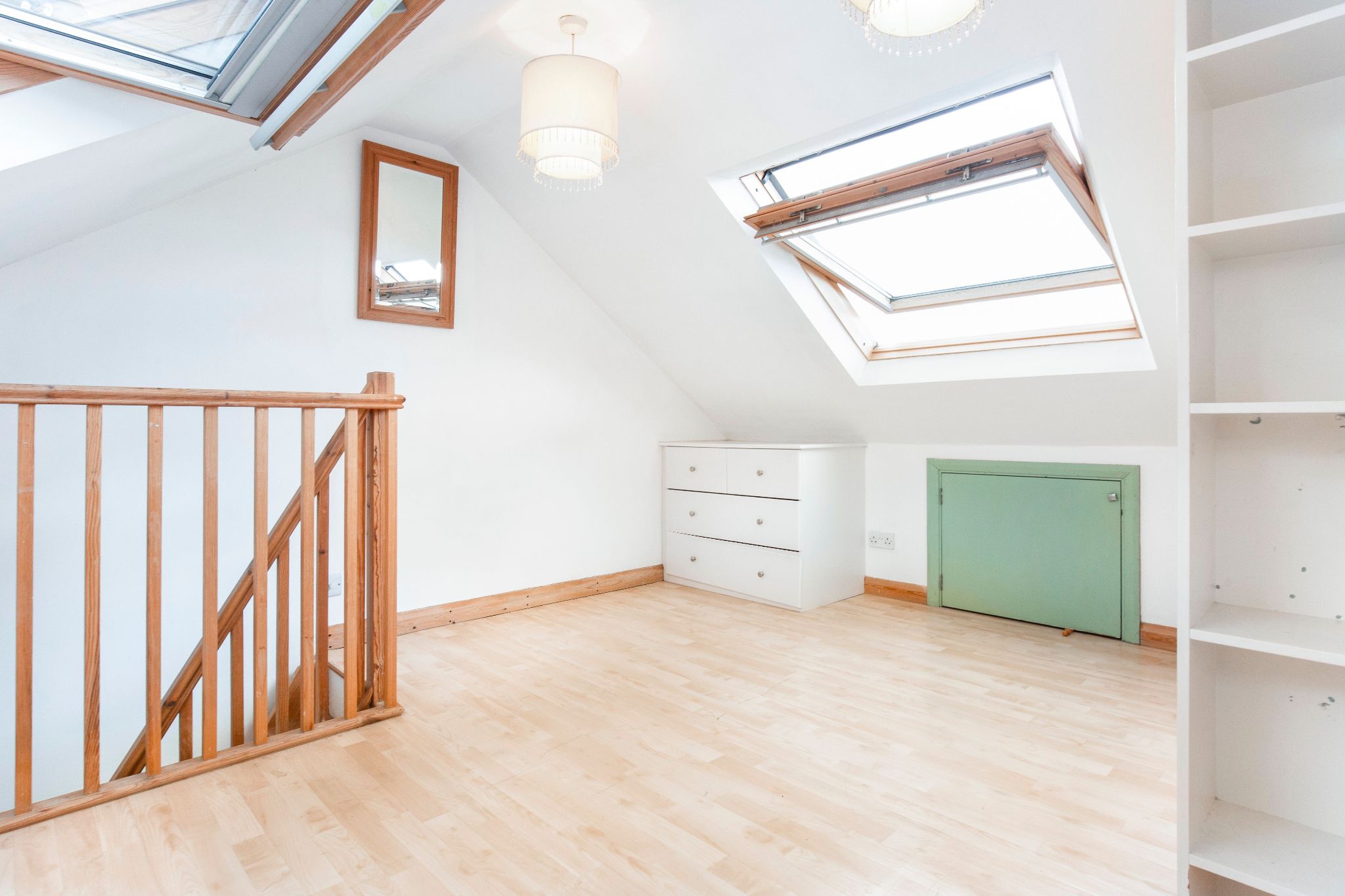2 bedroom end terraced house SSTC in Potters Bar - Photograph 14