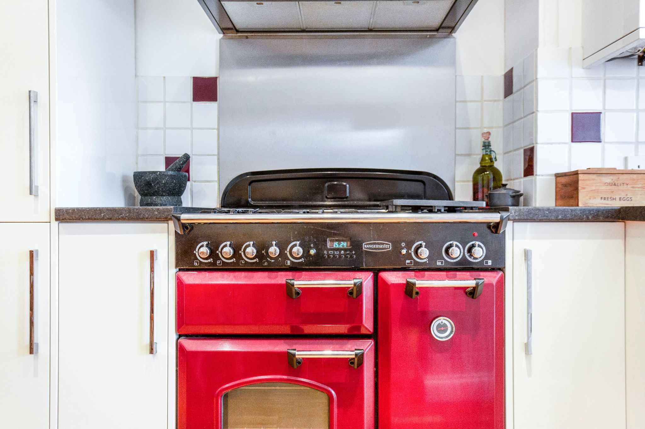 2 bedroom end terraced house SSTC in Potters Bar - Photograph 8