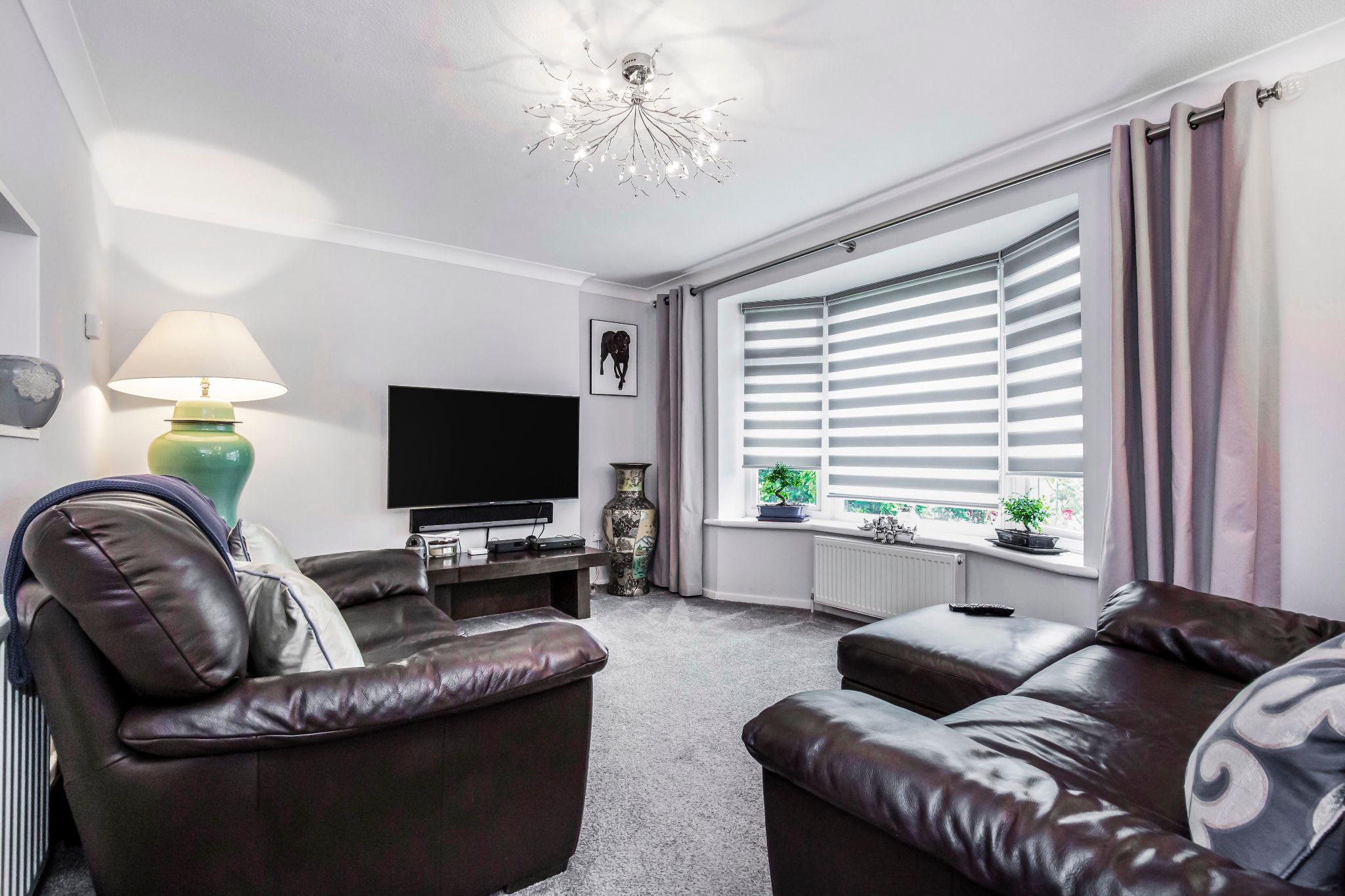 4 bedroom semi-detached house Sale Agreed in Potters Bar - Photograph 6