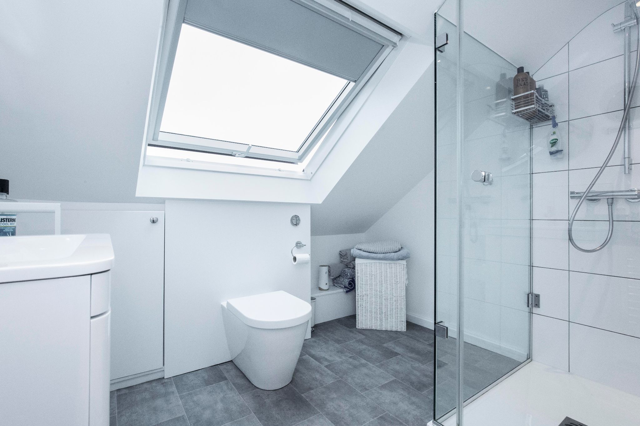 4 bedroom semi-detached house Sale Agreed in Potters Bar - Photograph 10