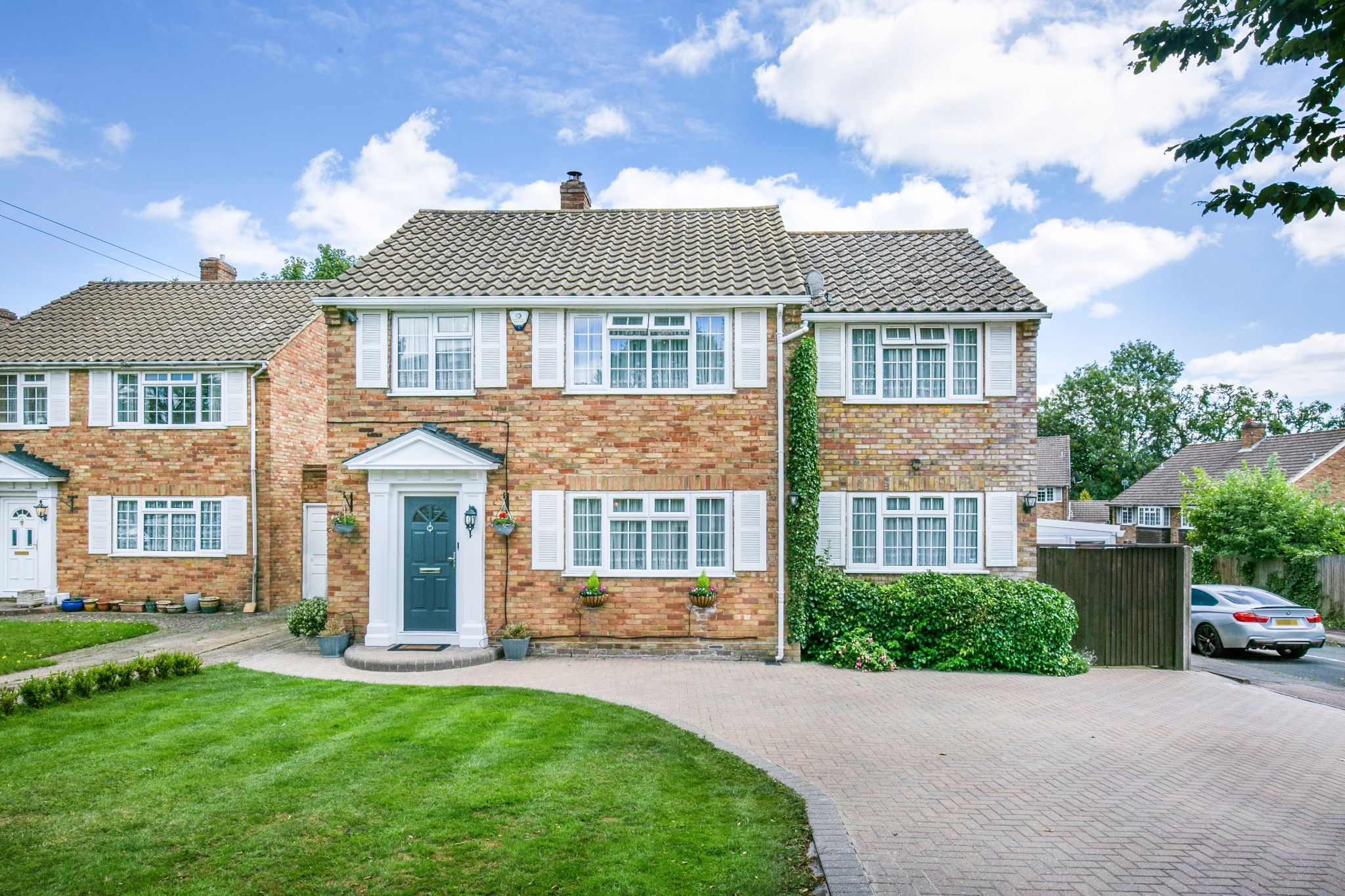 4 bedroom detached house SSTC in Potters Bar - Photograph 1