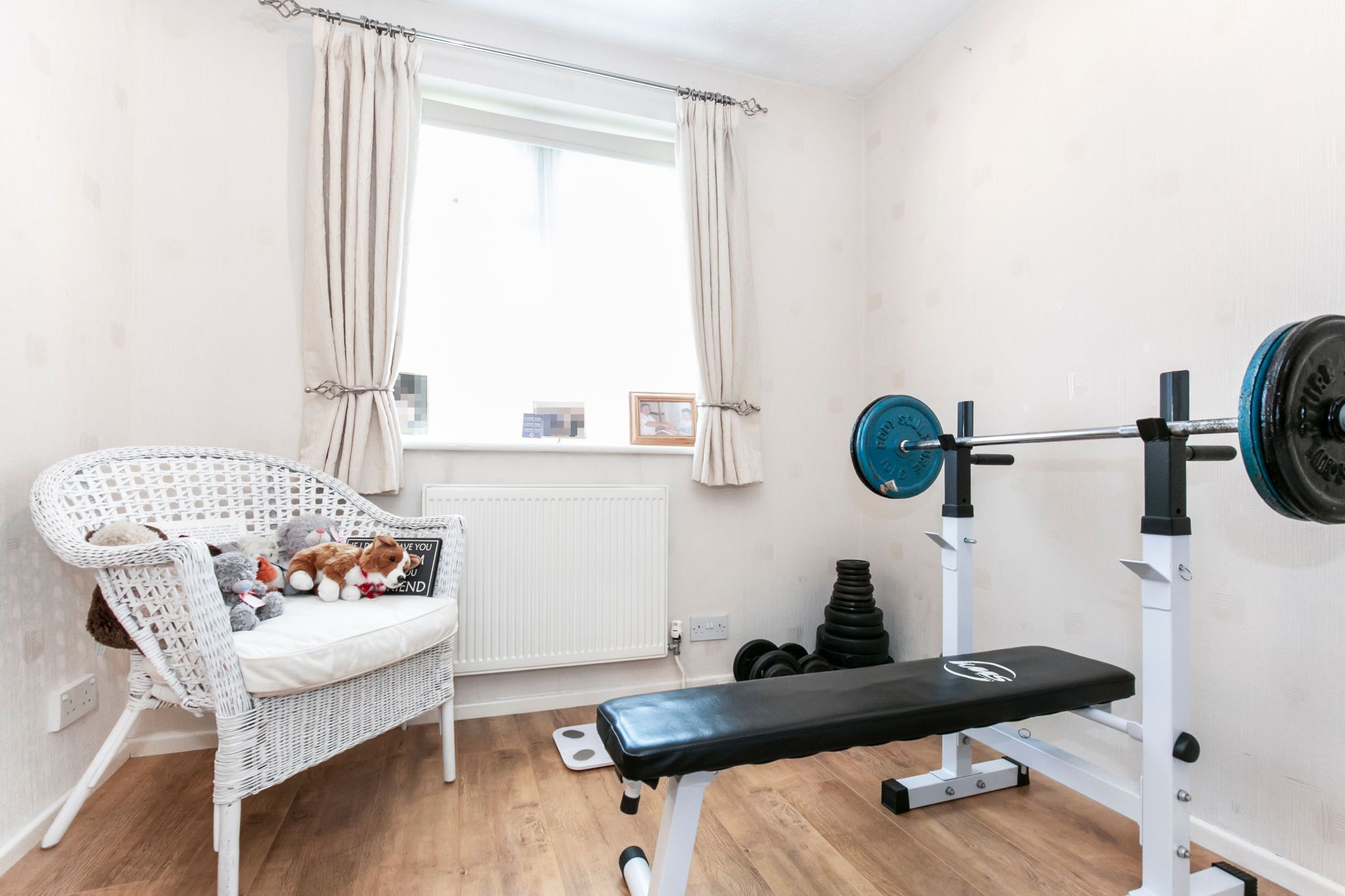 4 bedroom detached house For Sale in Potters Bar - Photograph 14