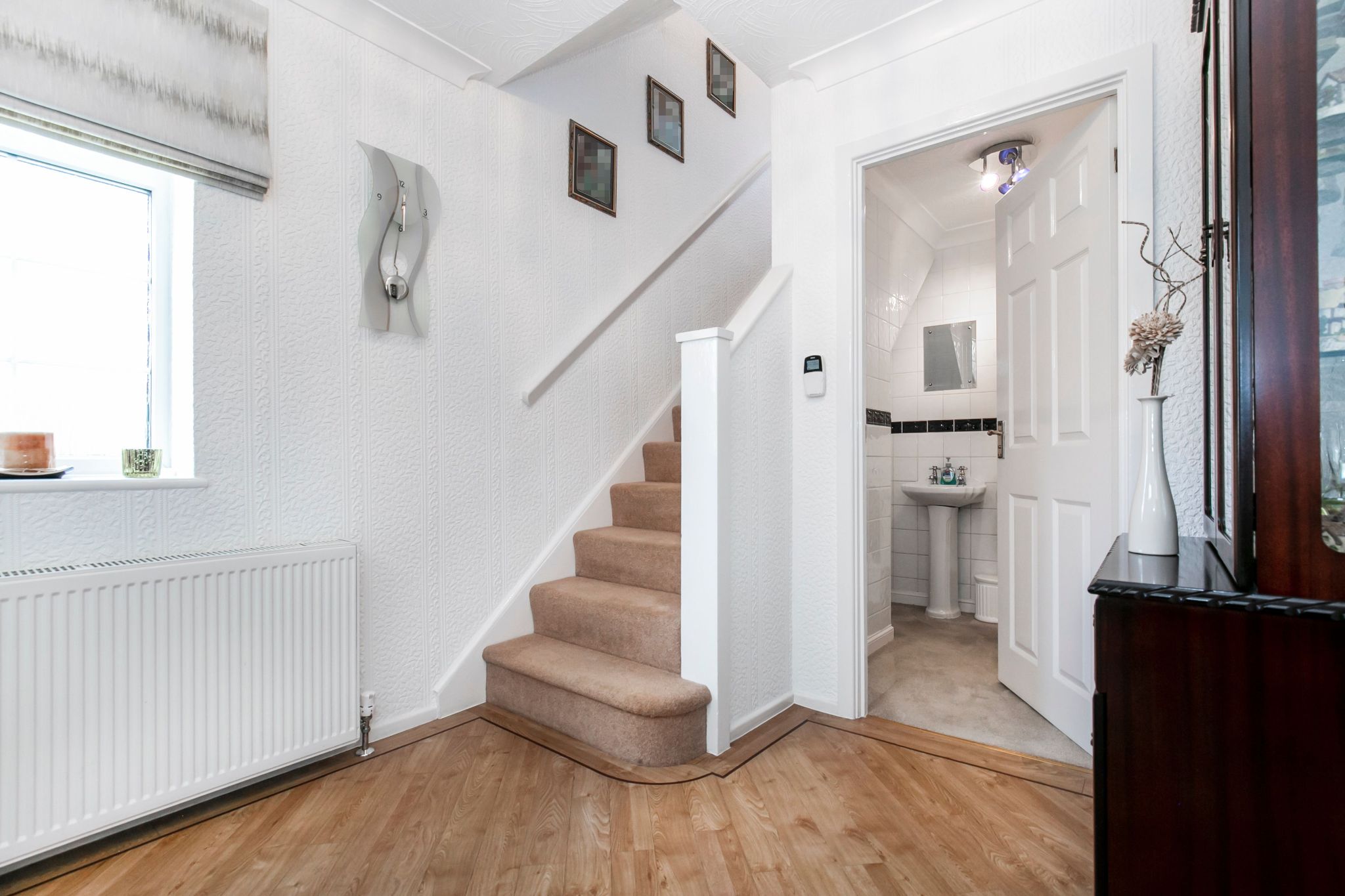 4 bedroom detached house For Sale in Potters Bar - Photograph 9