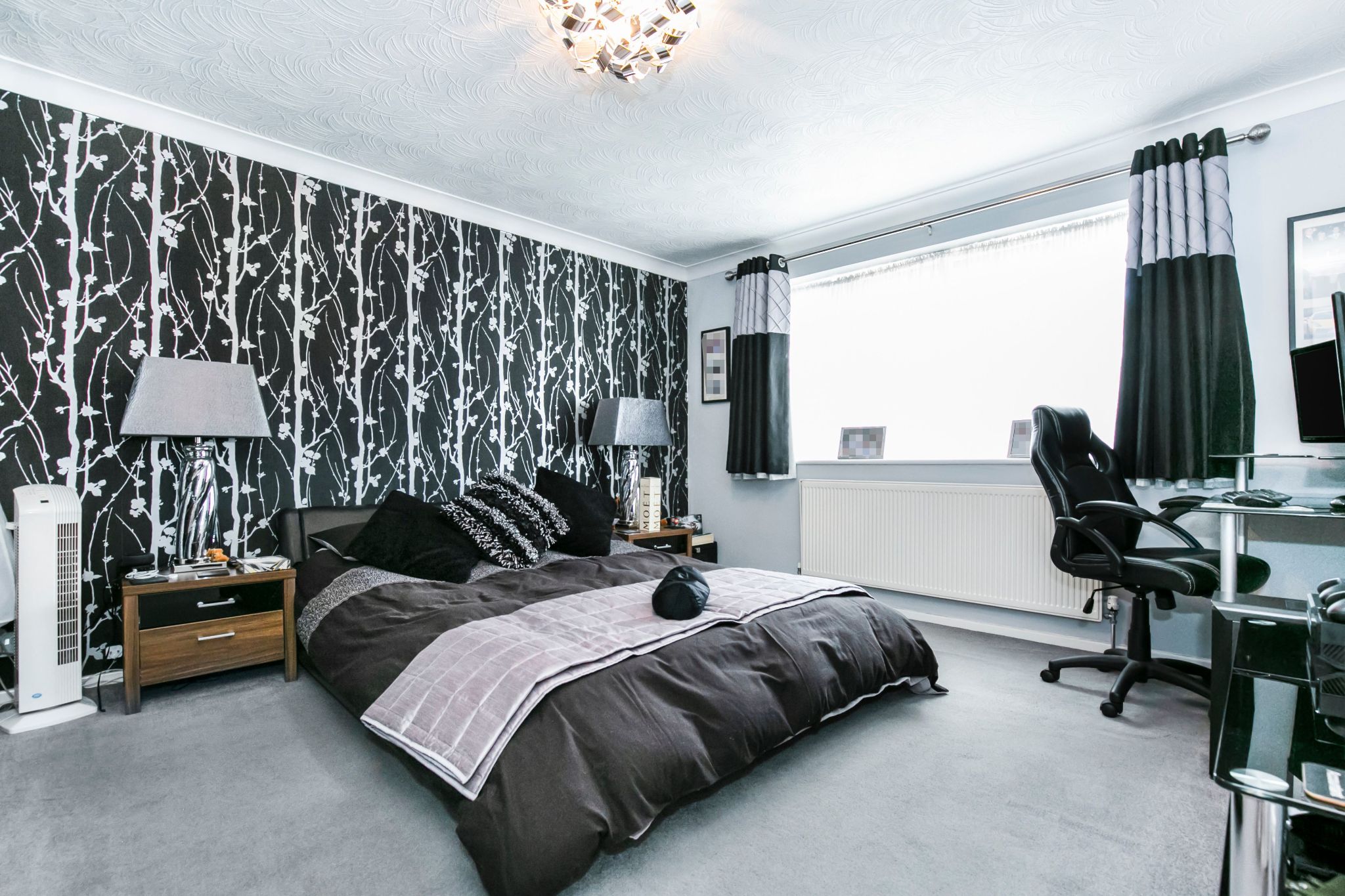 4 bedroom detached house For Sale in Potters Bar - Photograph 15