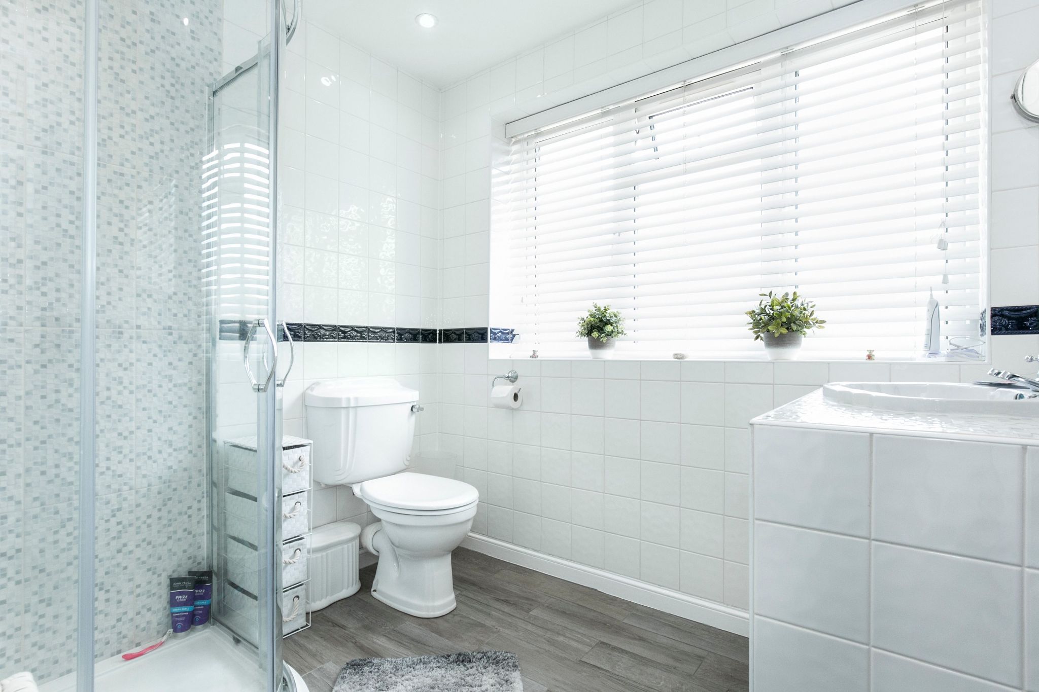 4 bedroom detached house For Sale in Potters Bar - Photograph 10